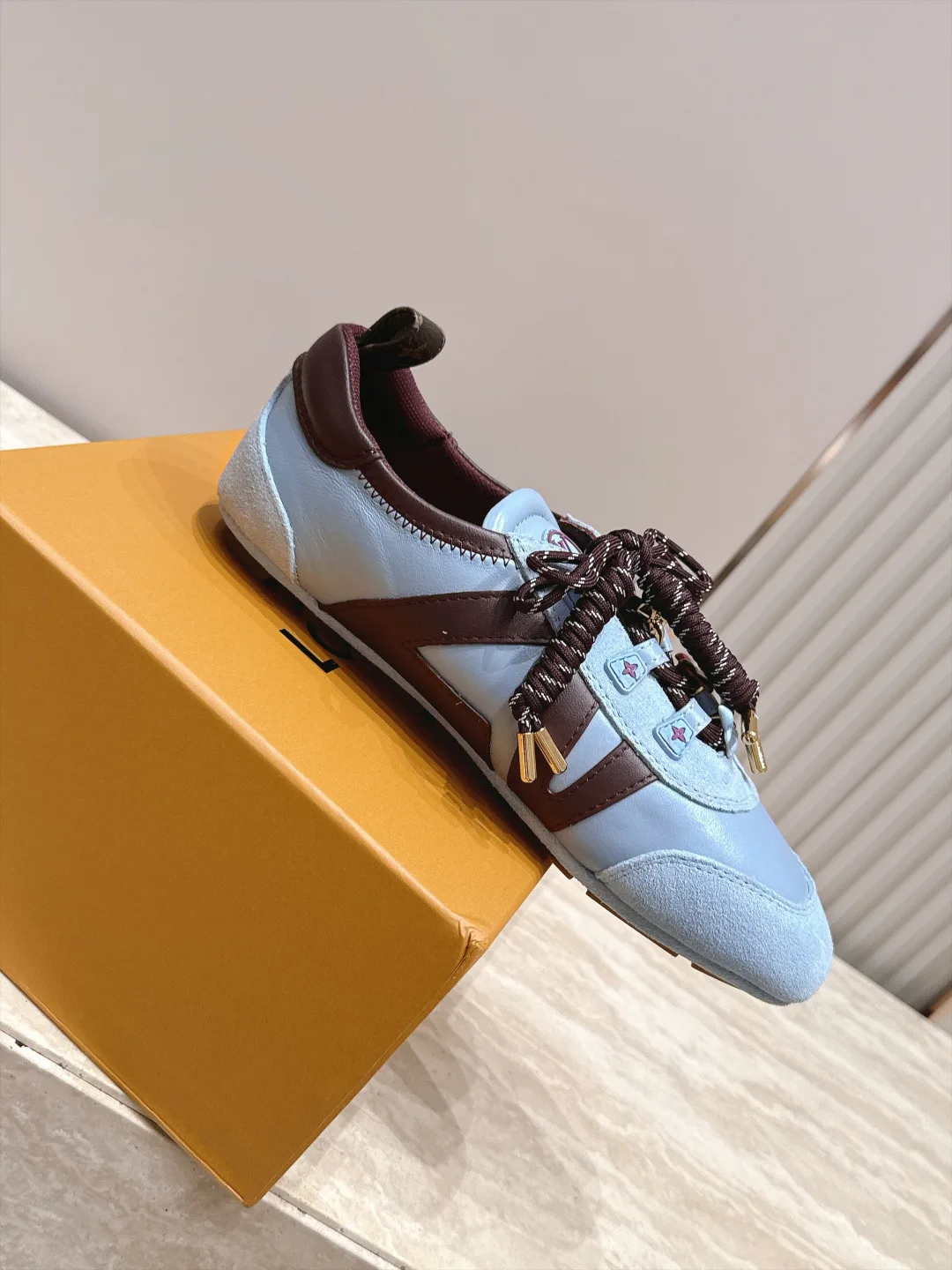 Women's Sneakers LOUIS VUITTON 18091986