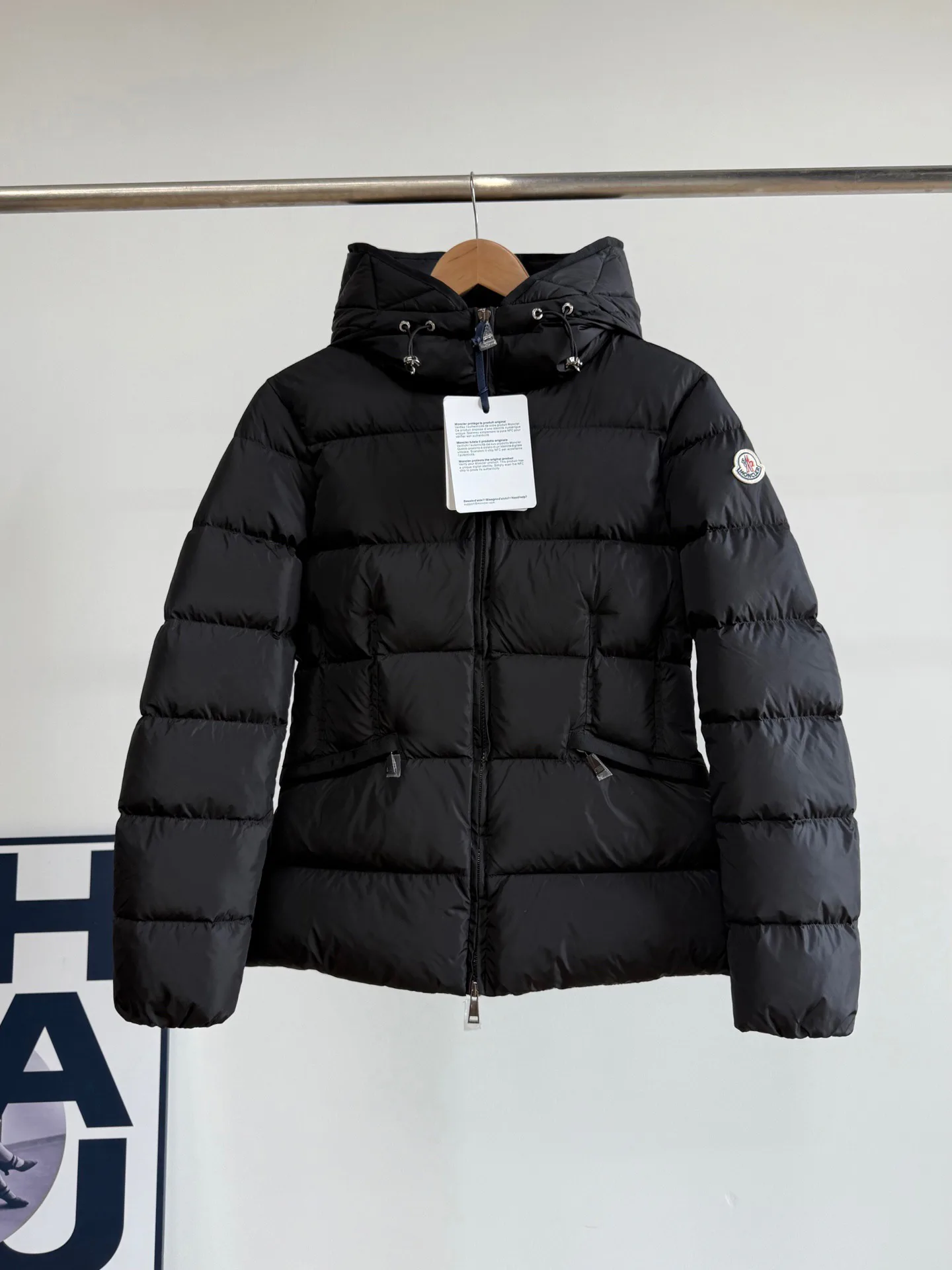 Women's Jackets And Down Jackets MONCLER 17328482