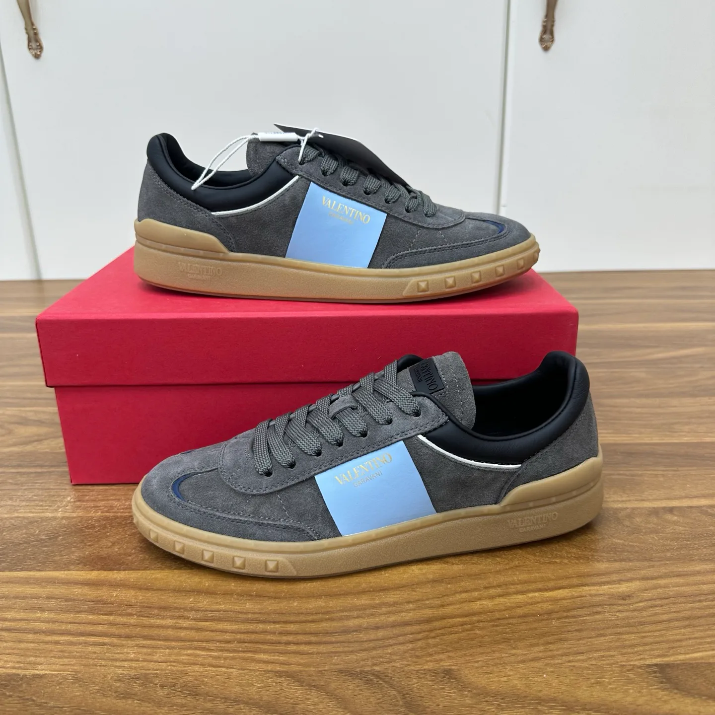 Men's Sneakers VALENTINO 18103433