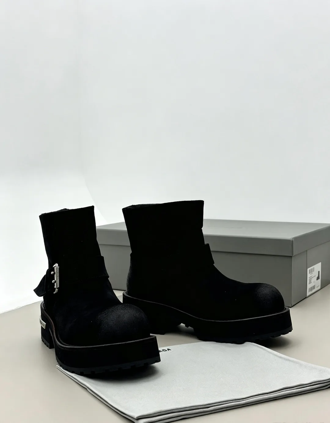 Women's Ankle Boots BALENCIAGA 18006157