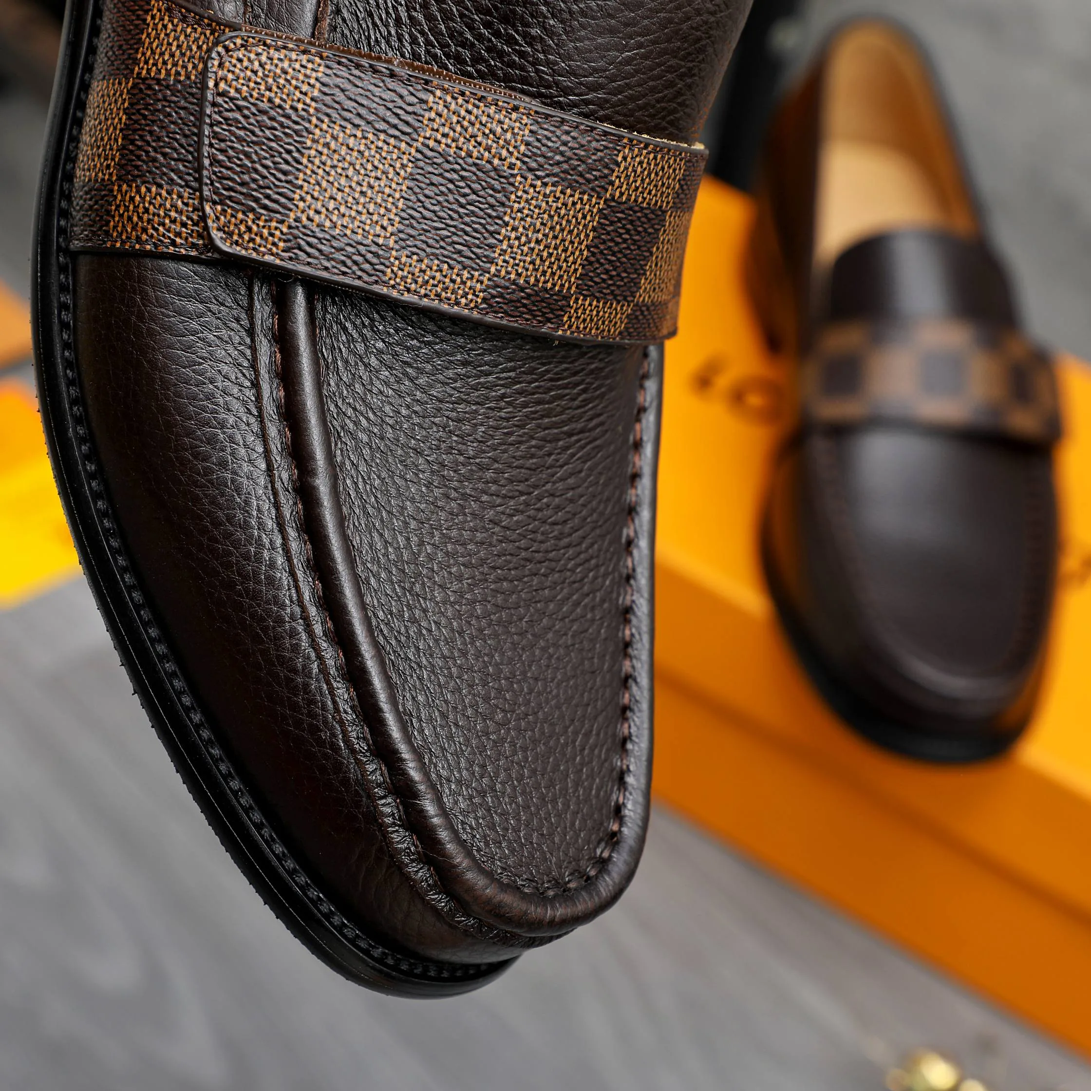 Men's Loafers And Dress Shoes LOUIS VUITTON 17812319