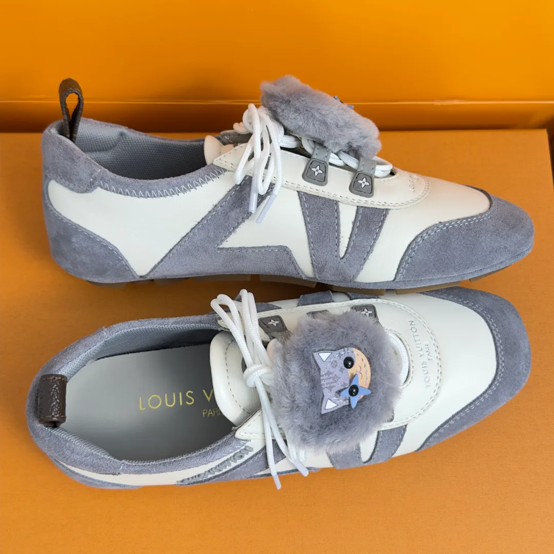 Women's Sneakers LOUIS VUITTON 17415513