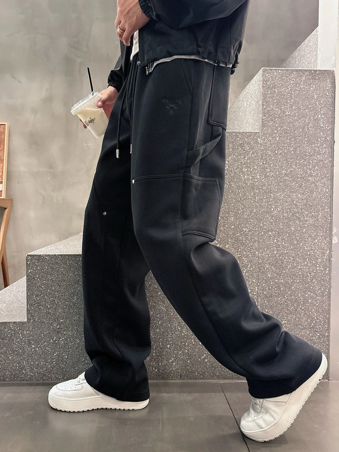 Men's Trousers PRADA 18399256