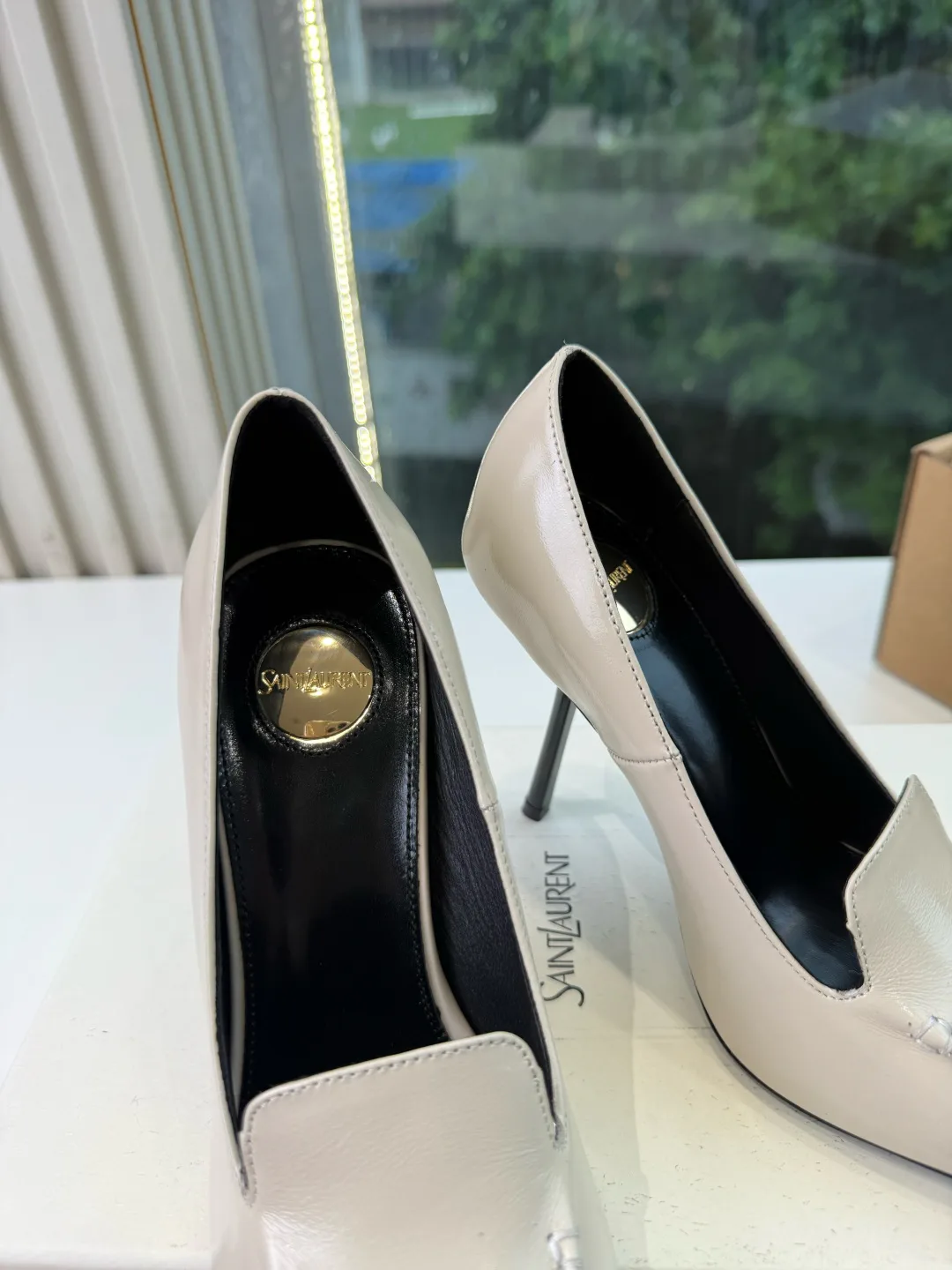 Women's Heels SAINT LAURENT 18104140