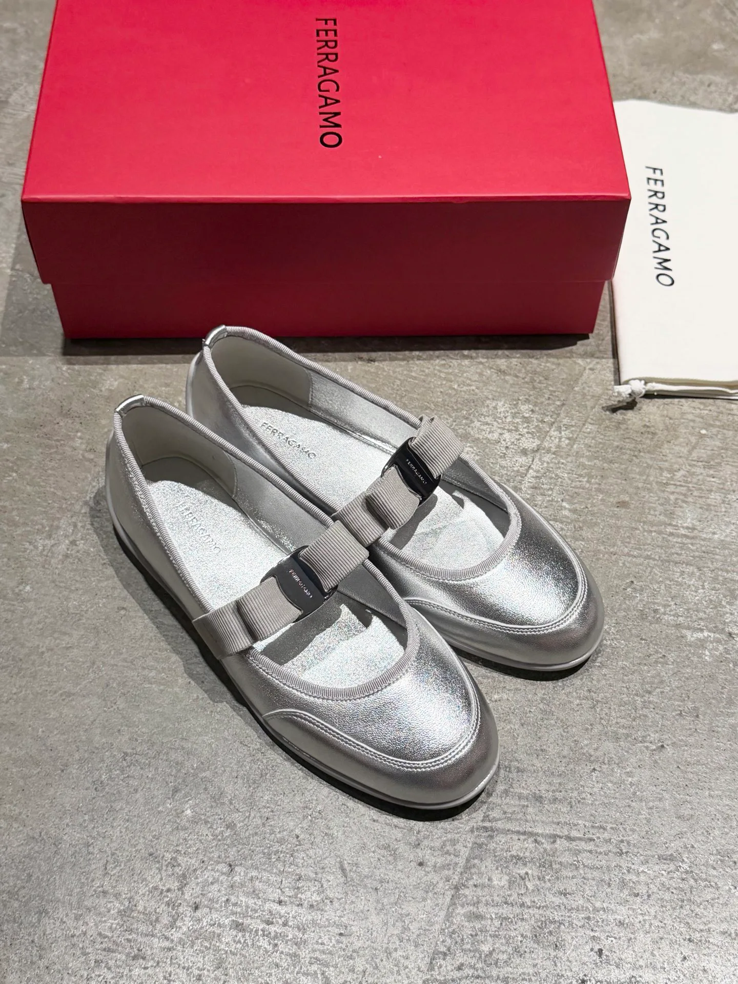 Women's Ballet Flats SALVATORE FERRAGAMO 18340755