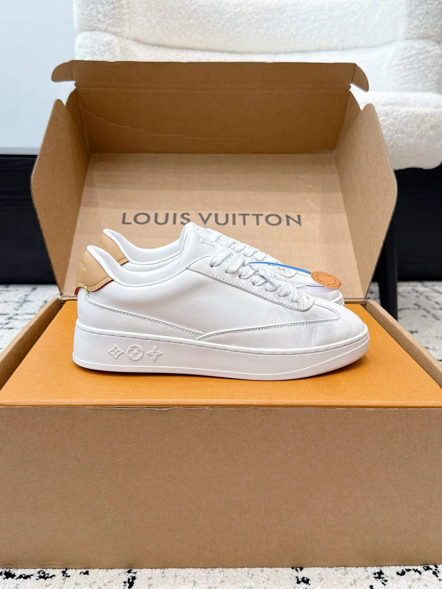 Women's Sneakers LOUIS VUITTON 17615665