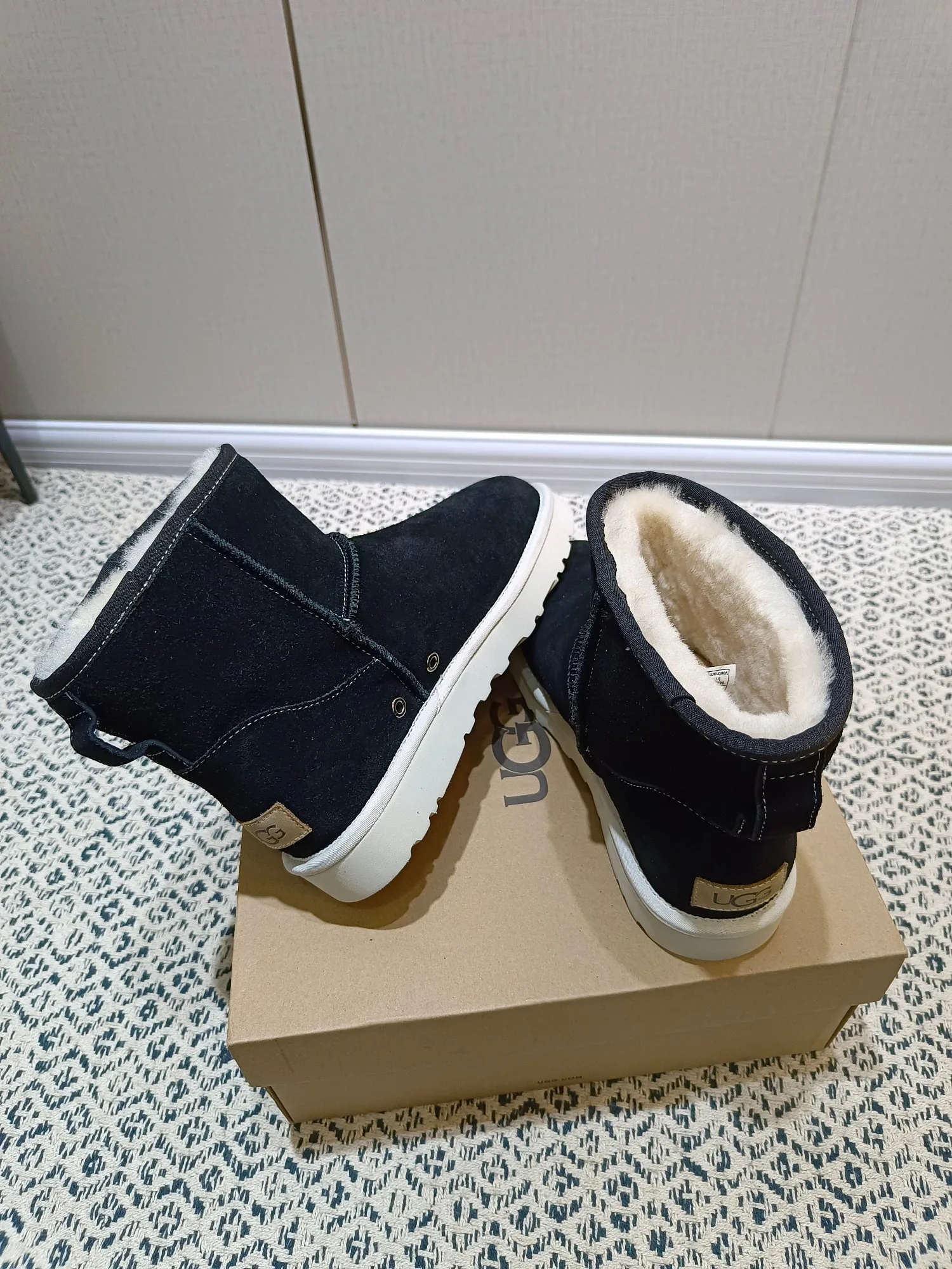 Women's Ugg Boots UGG 17997436