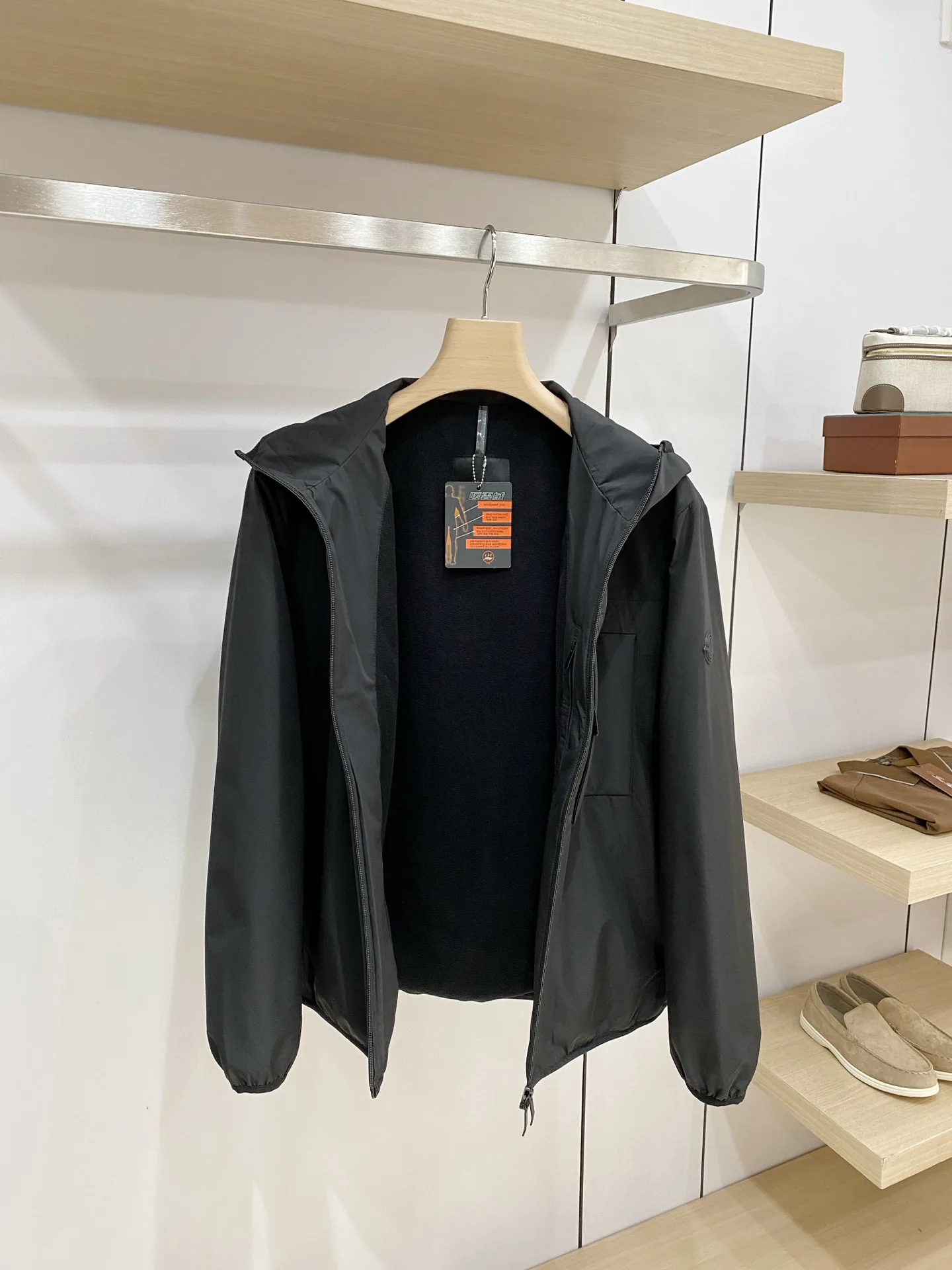 Men's Jackets And Down Jackets MONCLER 18469512