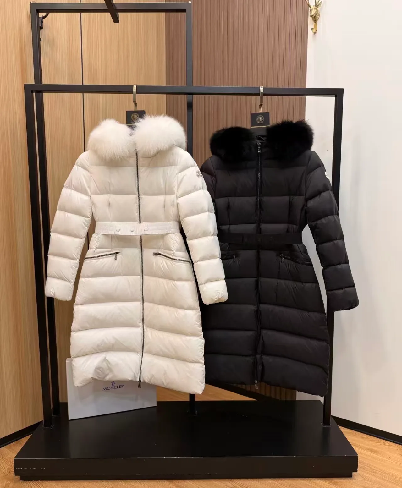 Women's Jackets And Down Jackets MONCLER 17964503