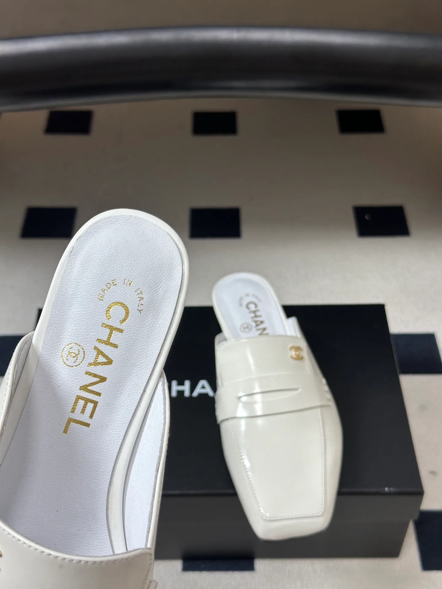 Women's Mules And Clogs CHANEL 18049699