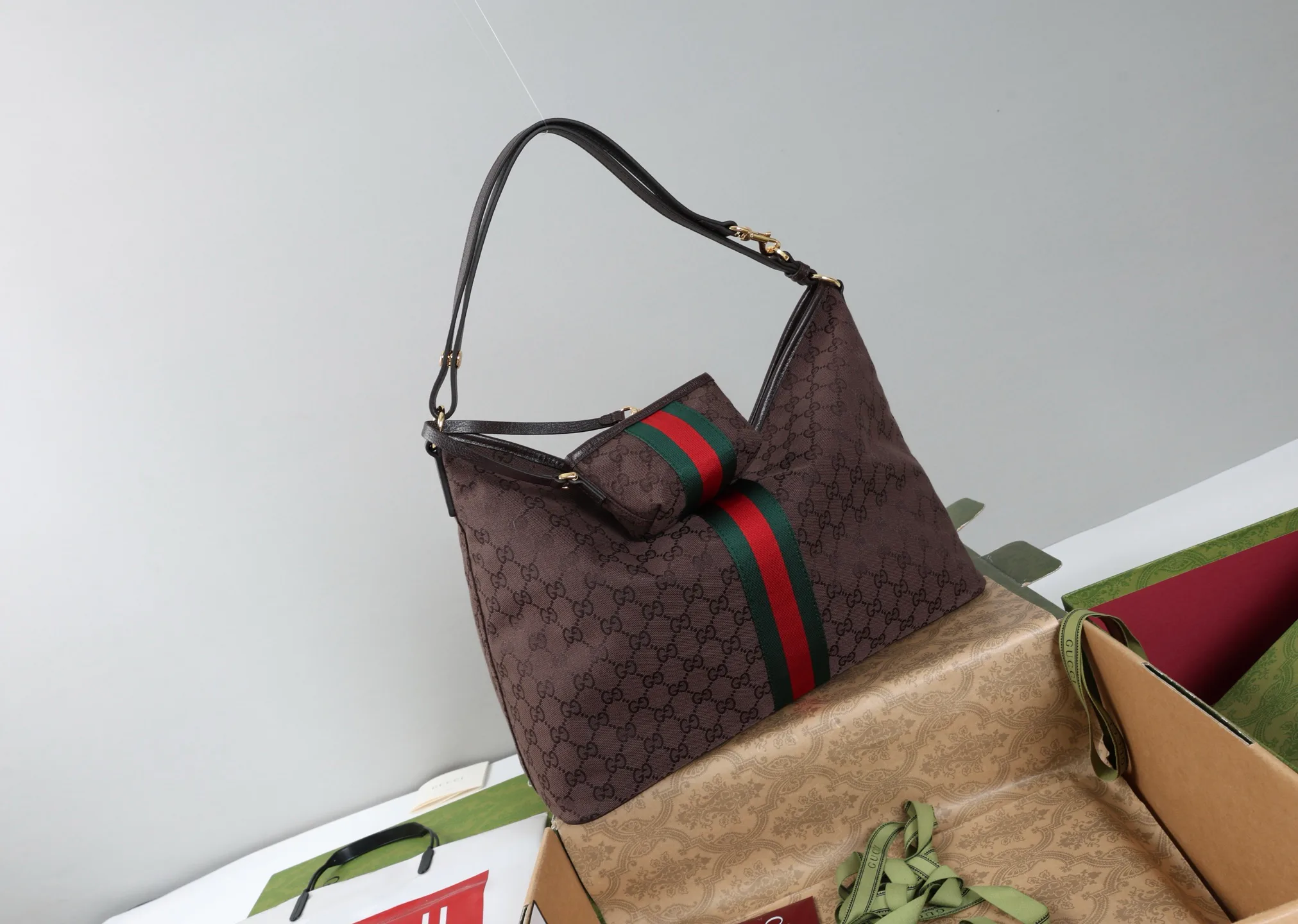 Women's Classic Handbags GUCCI 18250604