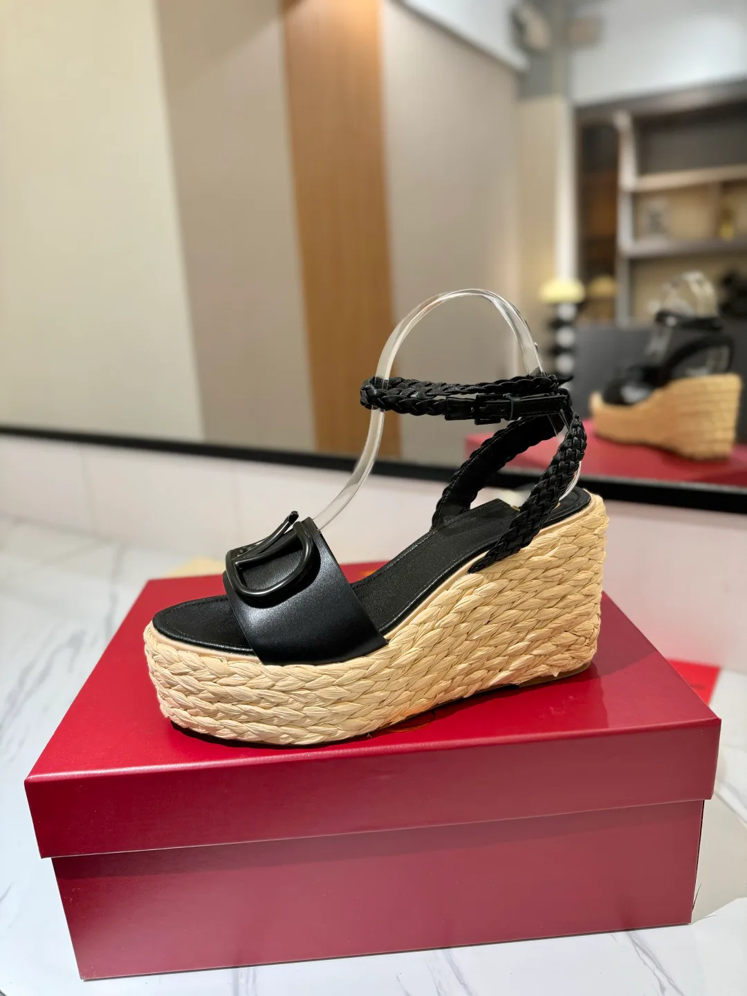 Women's Open-Toe Sandals VALENTINO 17946620