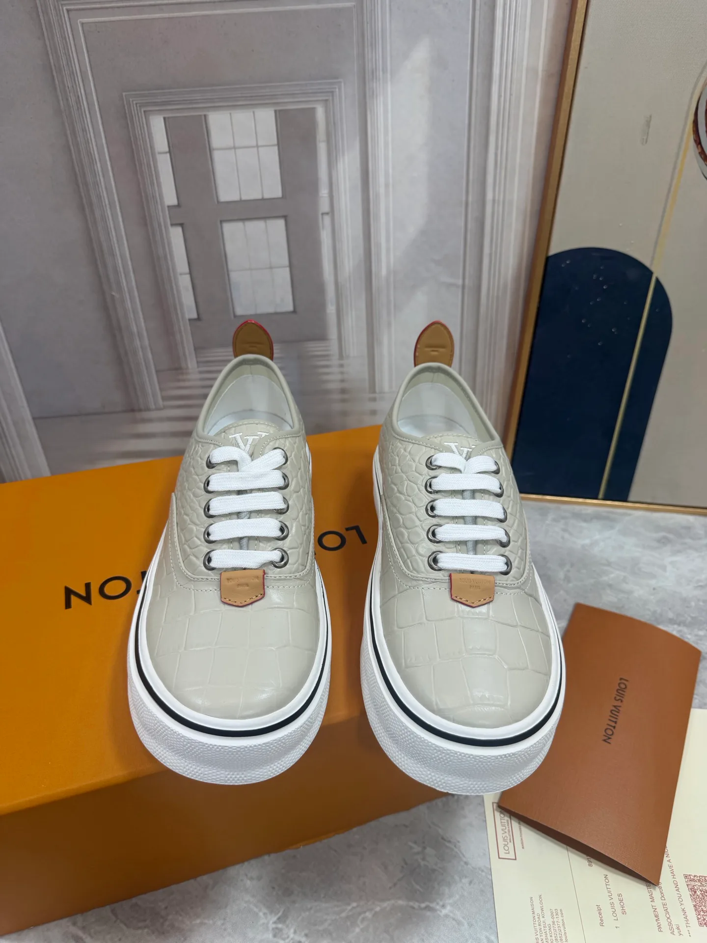 Men's Sneakers LOUIS VUITTON 18190062