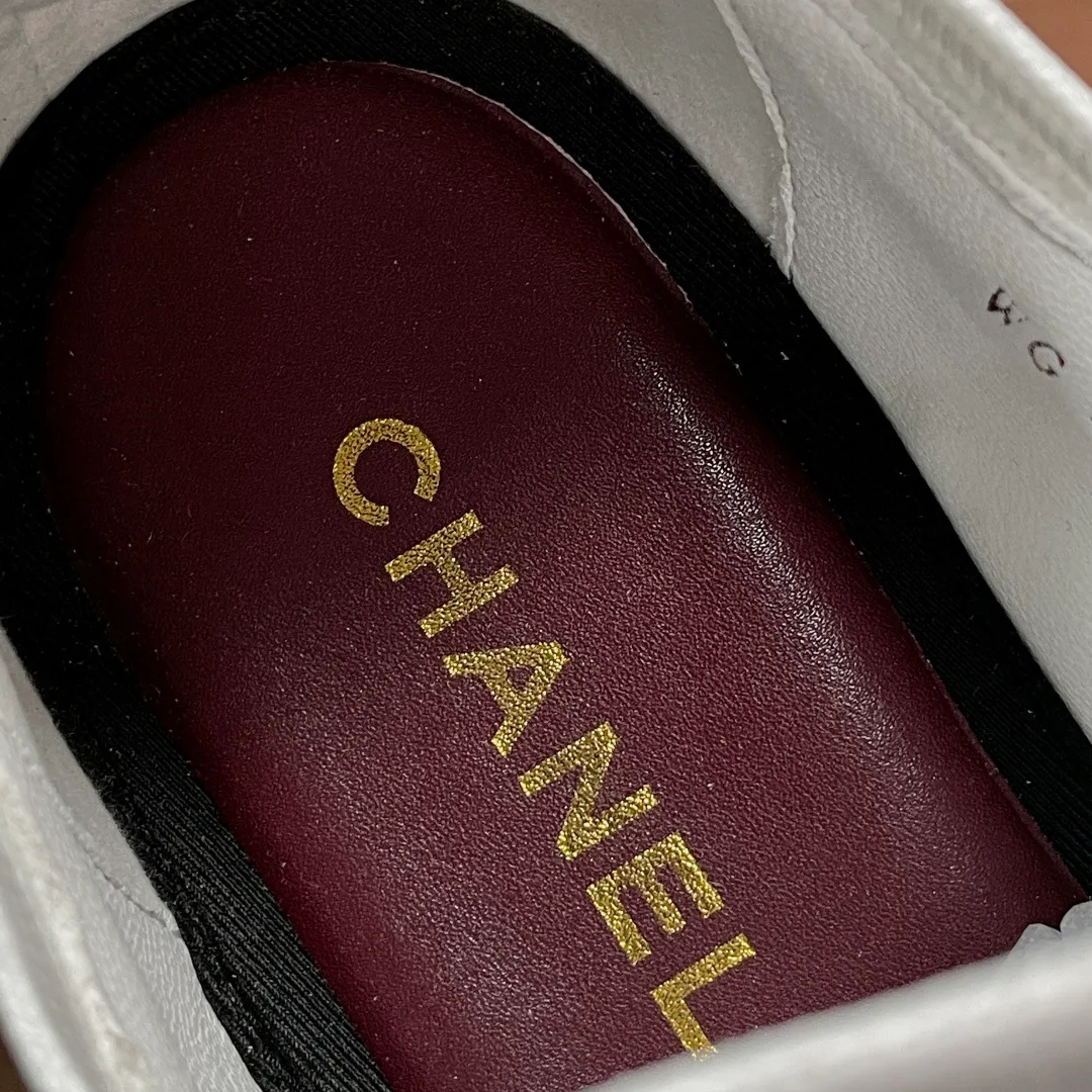 Women's Sneakers CHANEL 17542459