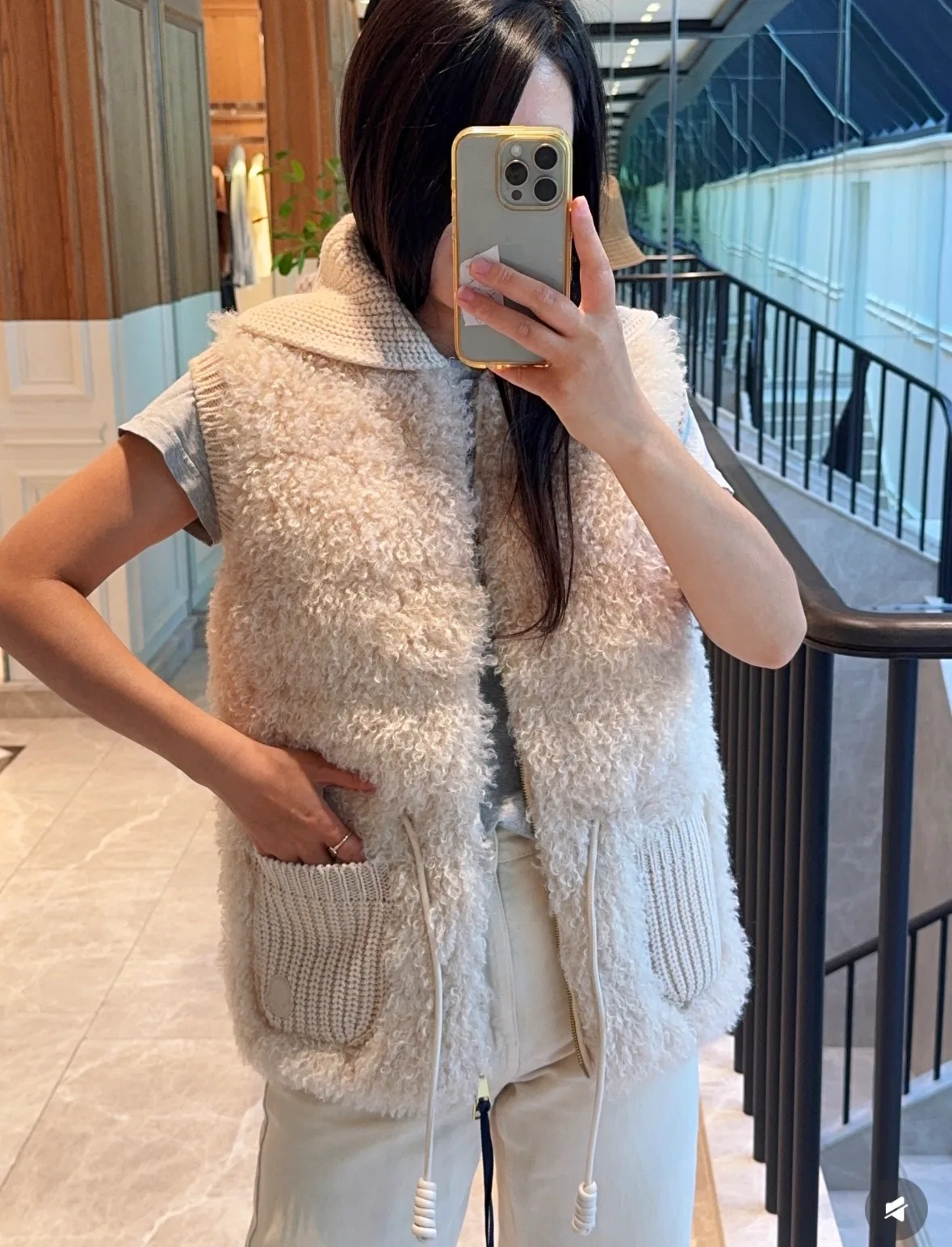 Women's Vests MONCLER 18044816