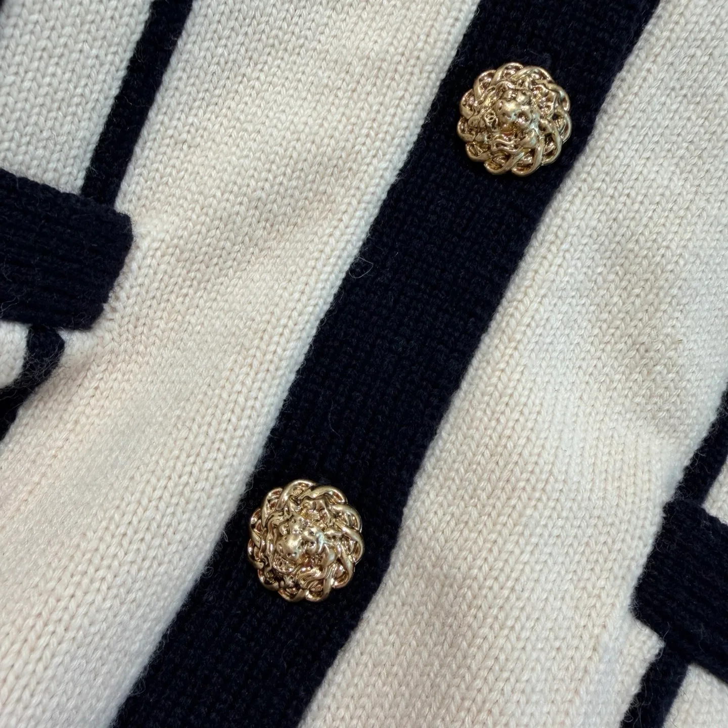 Women's Jumpers And Sweaters CHANEL 18138673