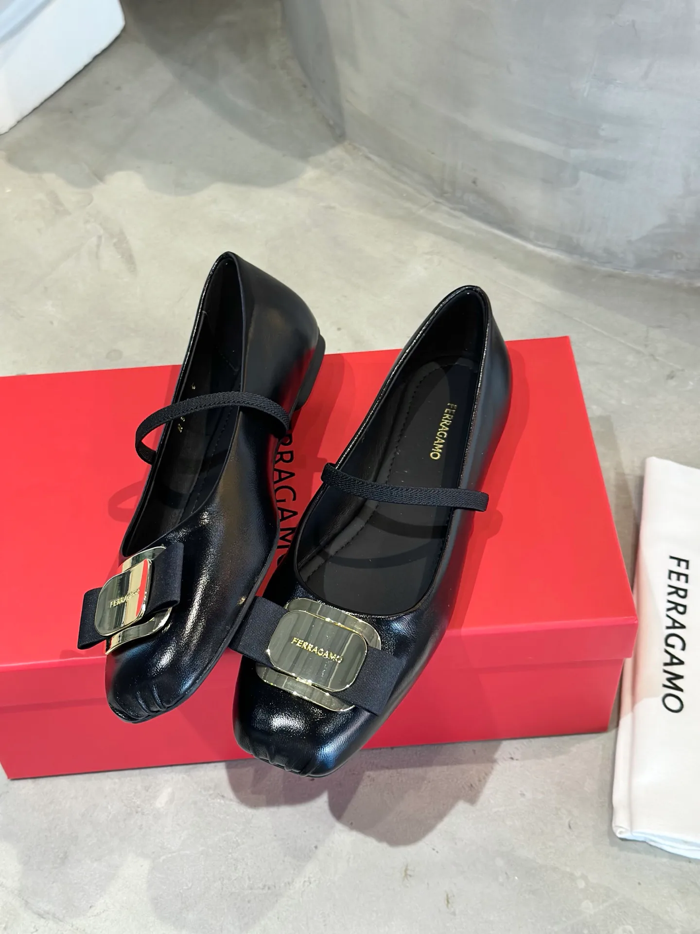 Women's Ballet Flats SALVATORE FERRAGAMO 16891076