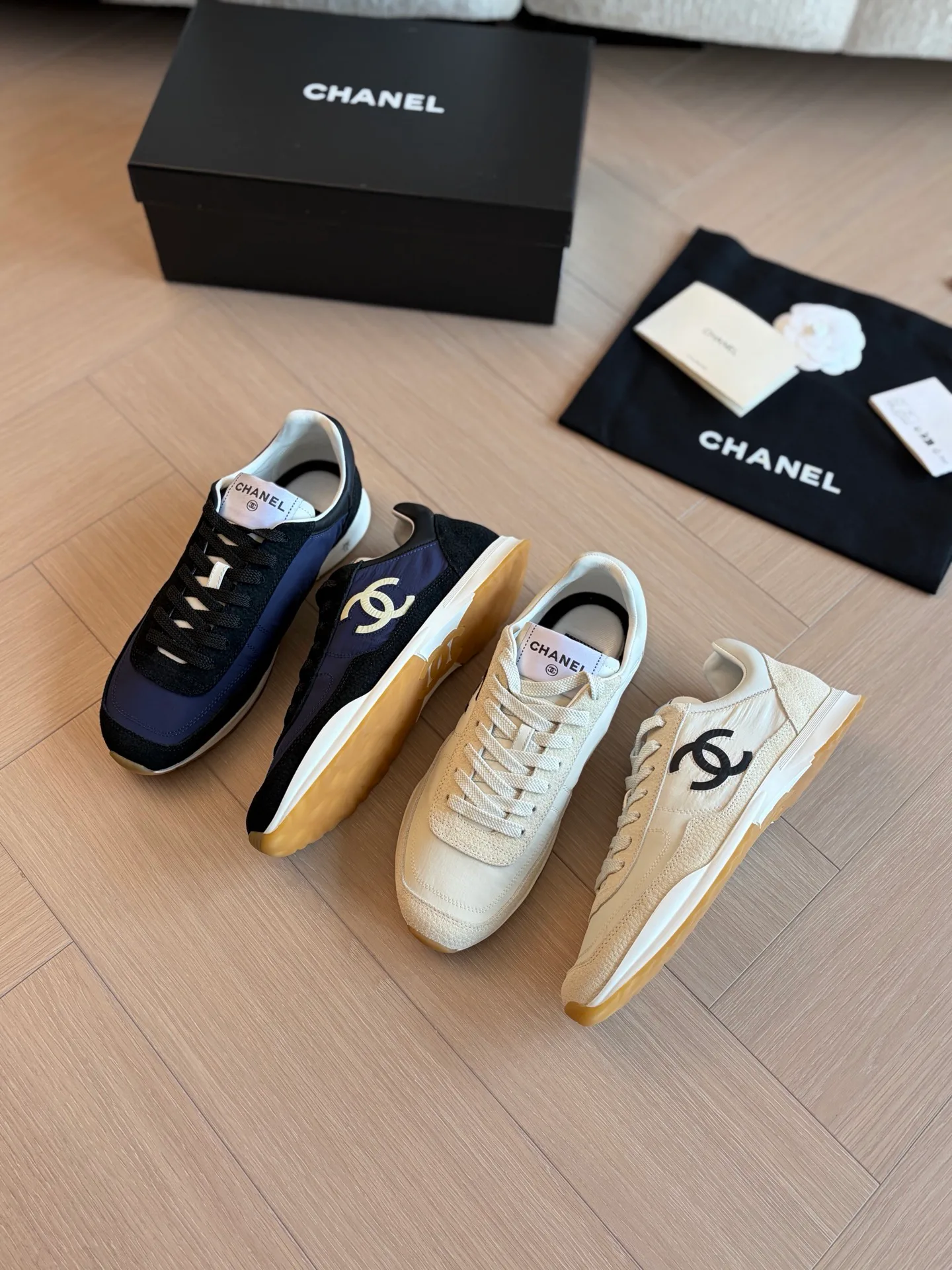 Women's Sneakers CHANEL 18063706