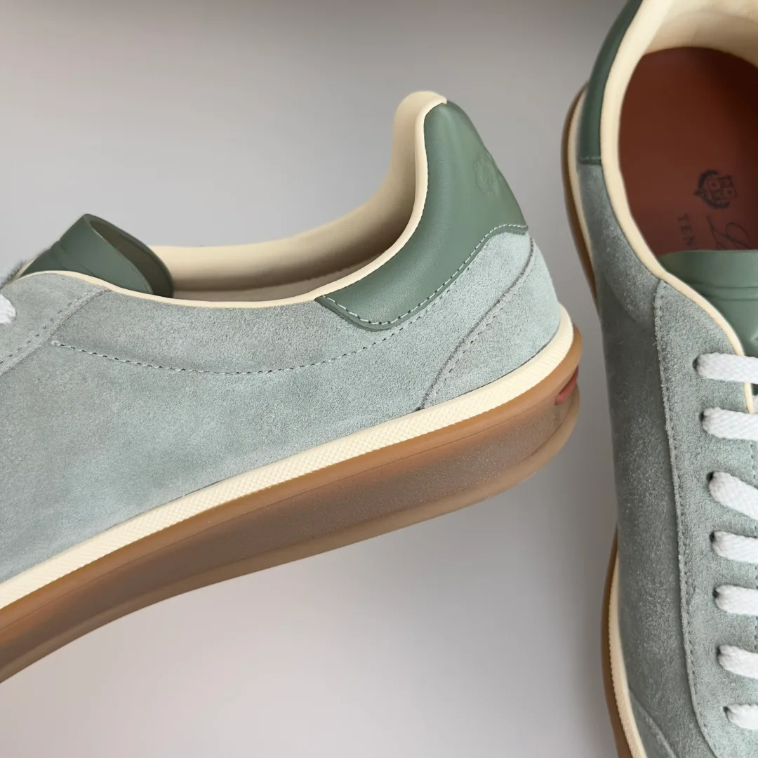 Women's Sneakers LORO PIANA 17879680