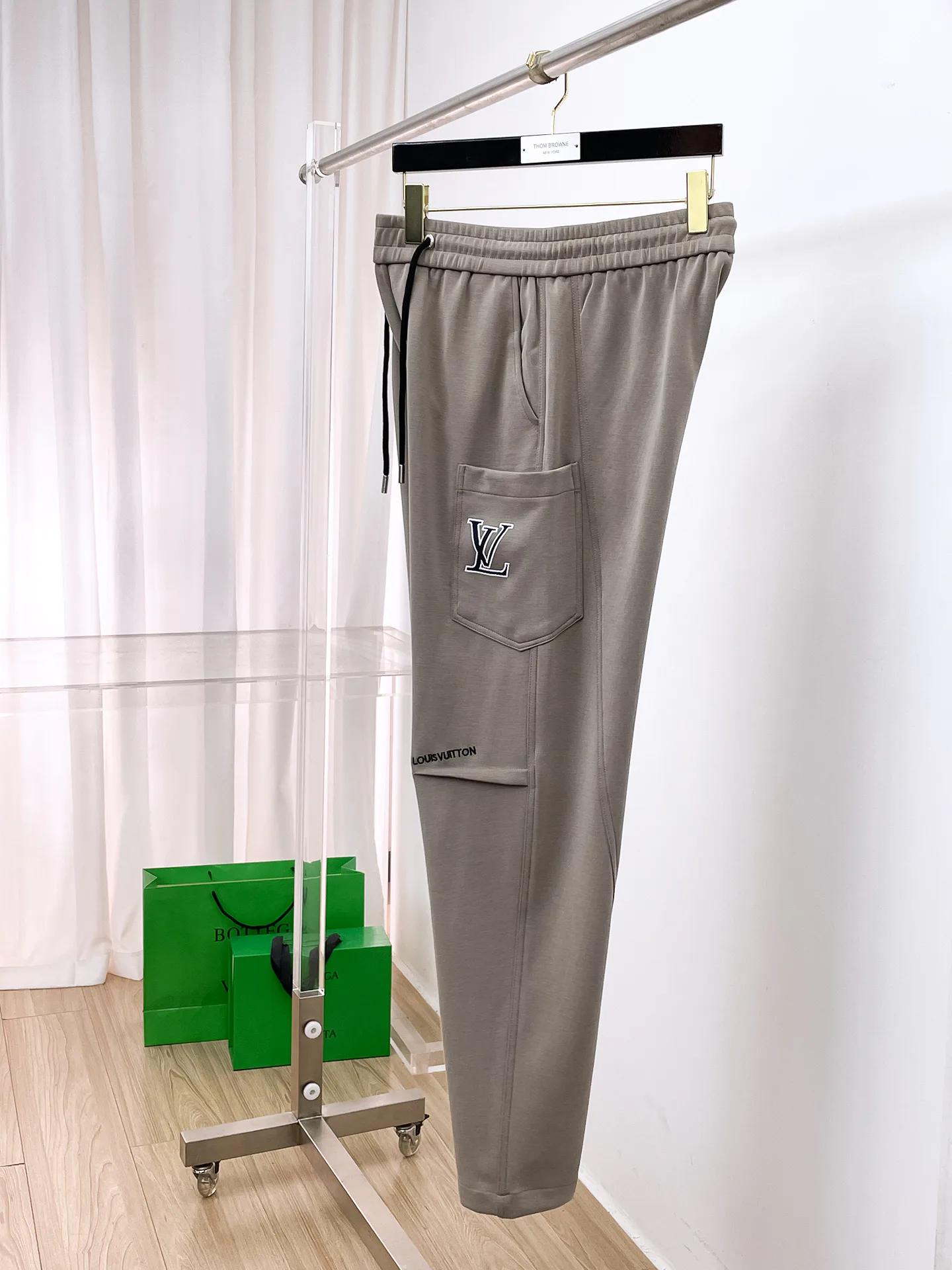 Men's Trousers LOUIS VUITTON 18399350