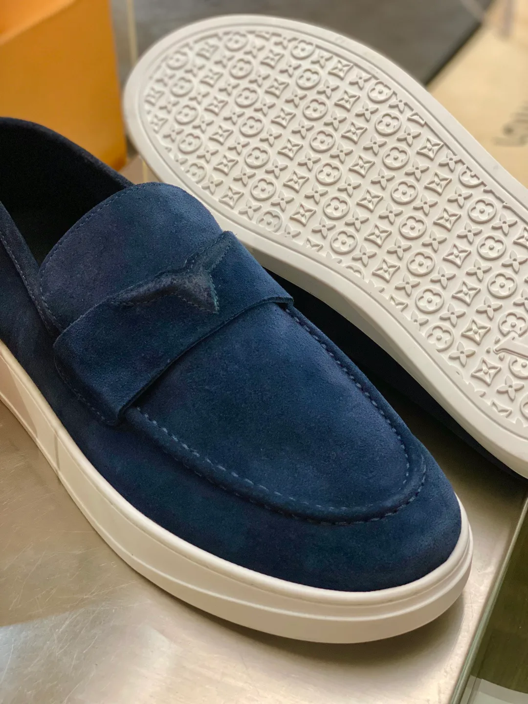 Women's Loafers And Moccasins LOUIS VUITTON 17932745