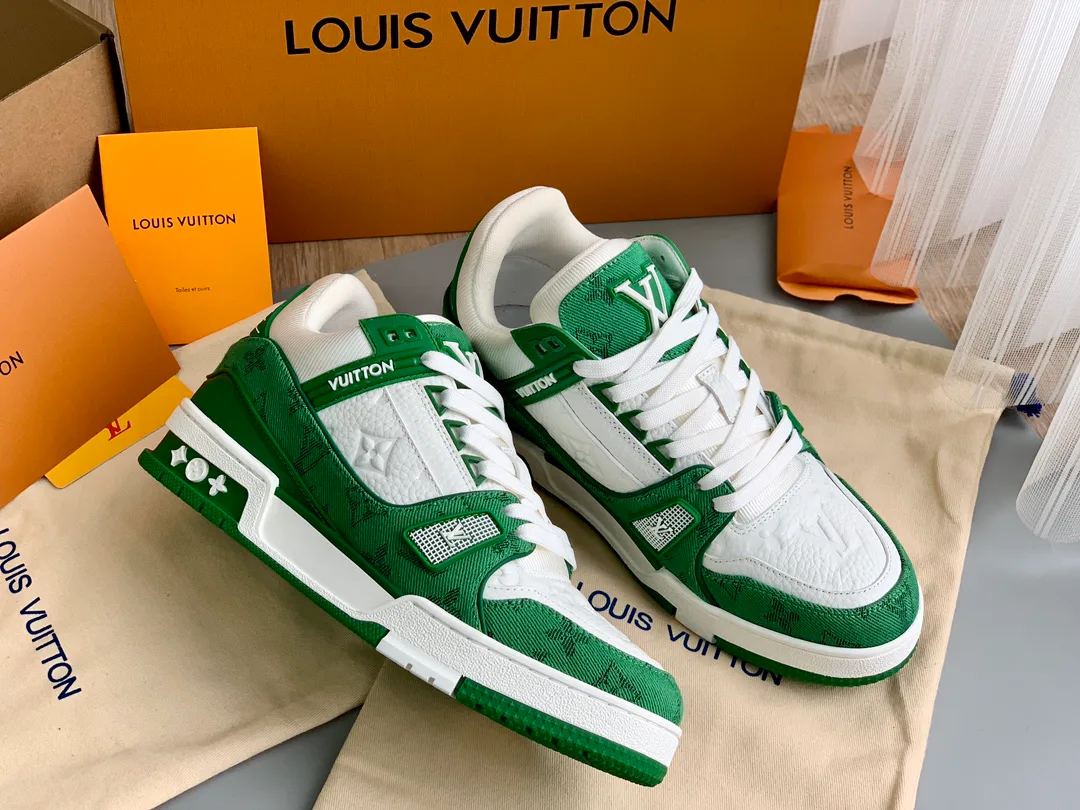 Women's Sneakers LOUIS VUITTON 18014127