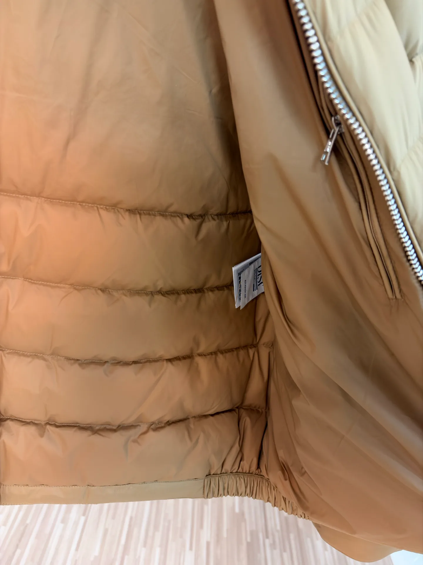 Women's Jackets And Down Jackets MONCLER 18188489