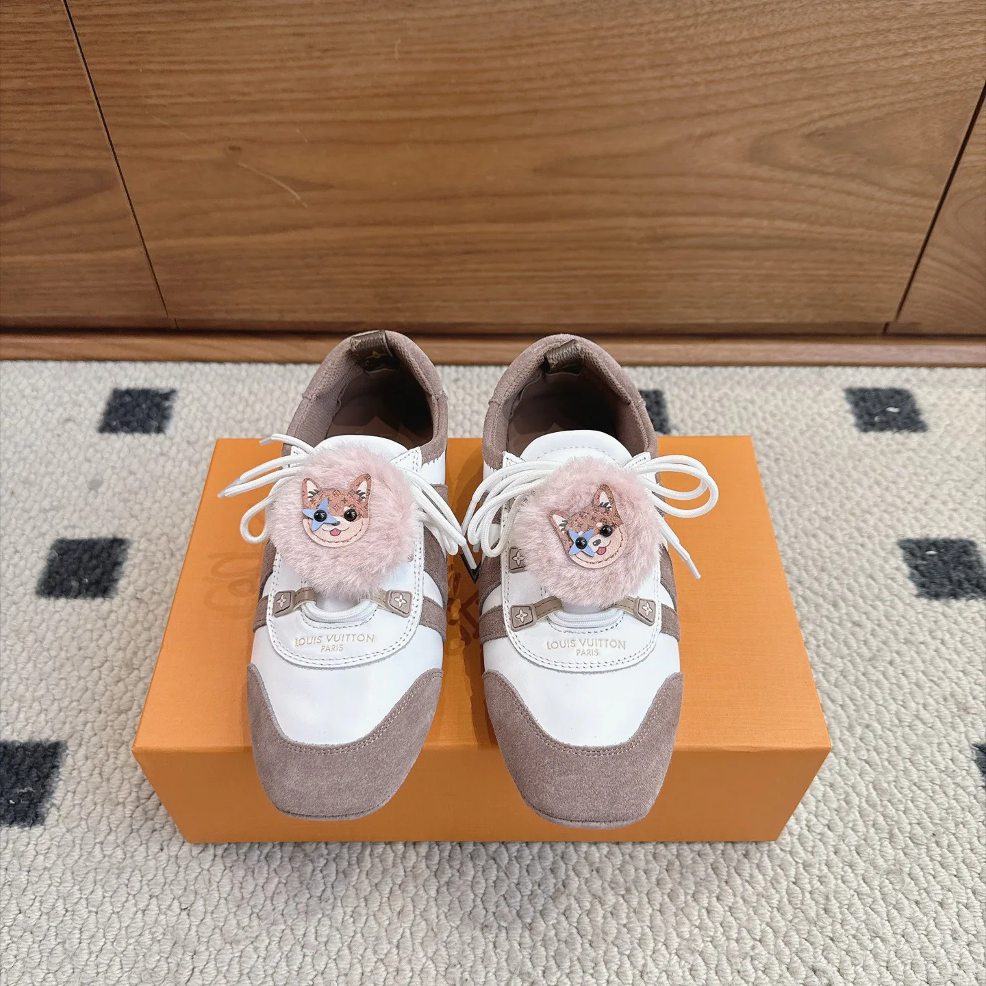 Women's Sneakers LOUIS VUITTON 18025432