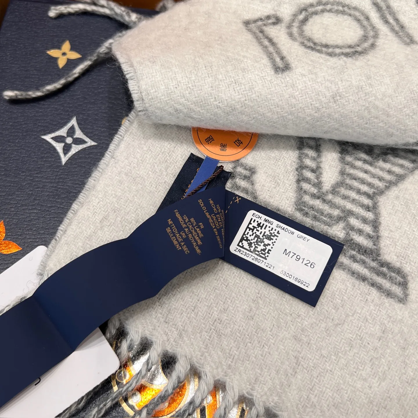 Scarves LOUIS VUITTON 17323806