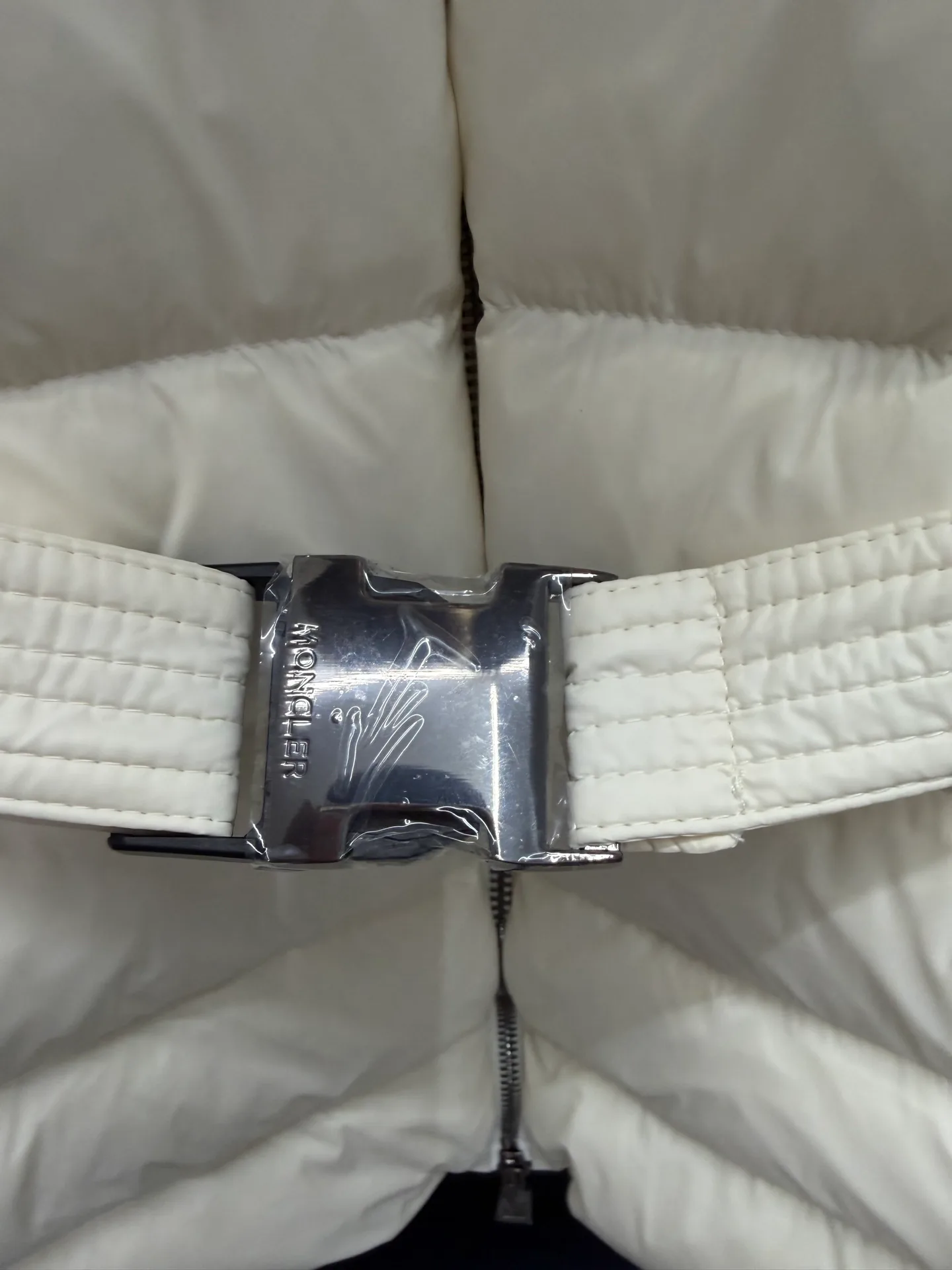 Women's Jackets And Down Jackets MONCLER 17829903