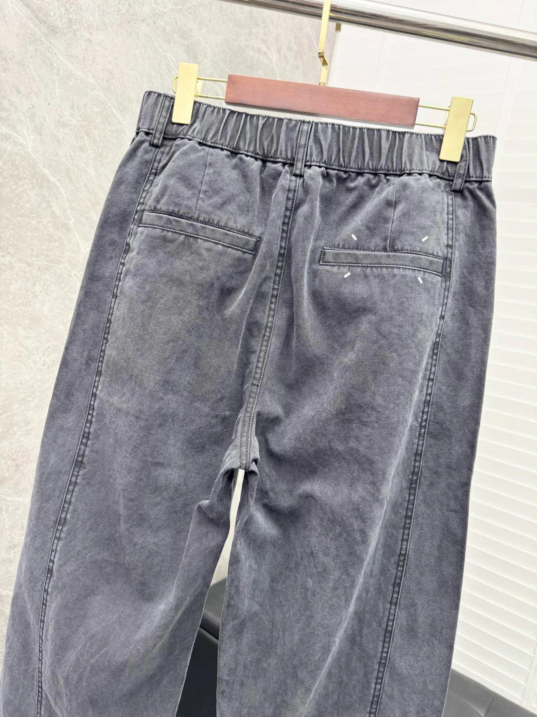 Men's Trousers MAISON MARGIELA 17942111