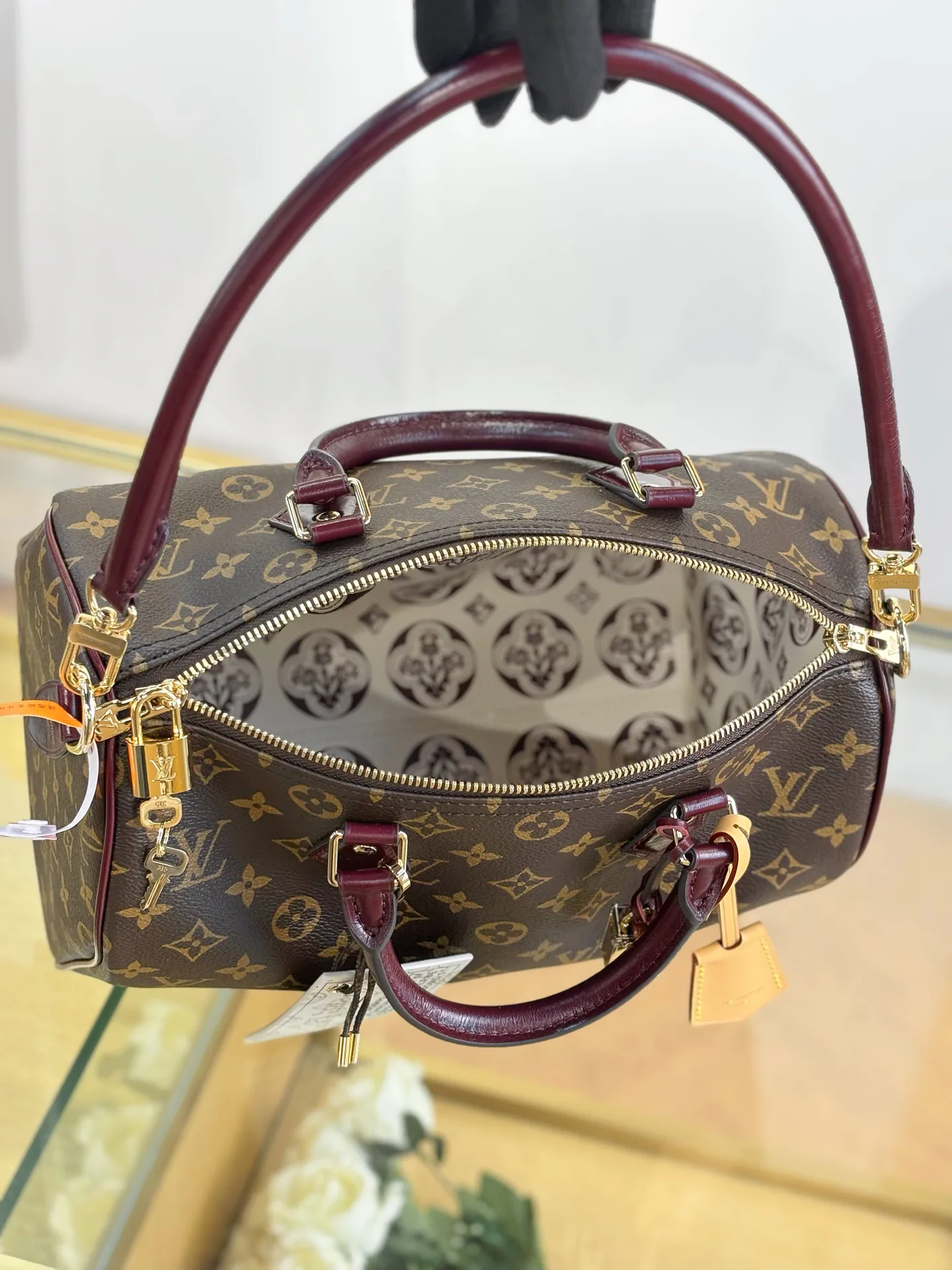 Women's Classic Handbags LOUIS VUITTON 17979980