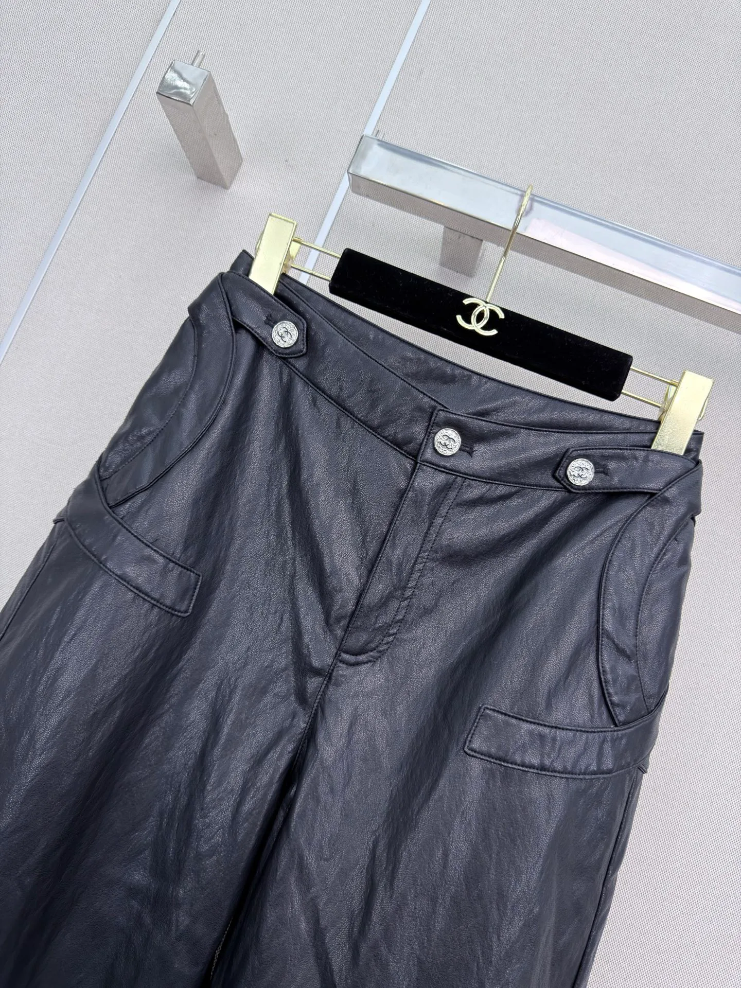 Women's Trousers CHANEL 18094323