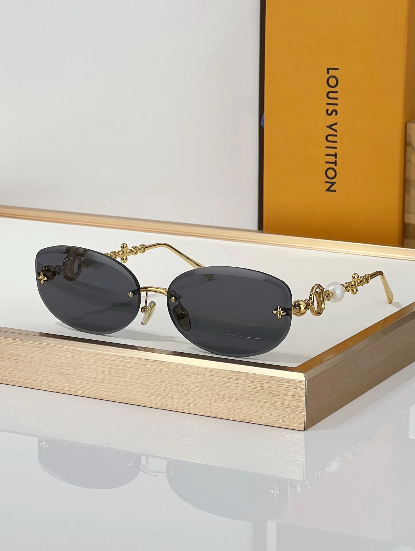 Glasses LOUIS VUITTON 17708551
