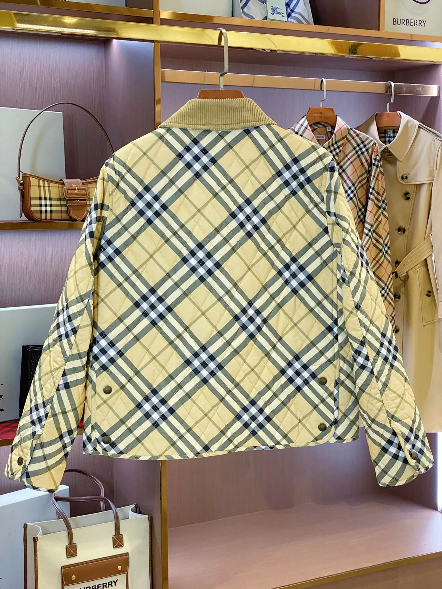 Women's Jackets And Down Jackets BURBERRY 18140713