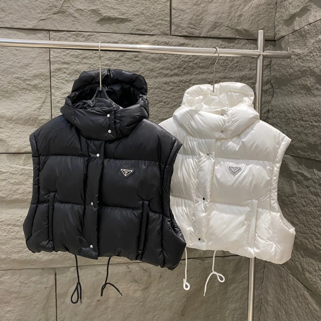 Women's Jackets And Down Jackets PRADA 18111797
