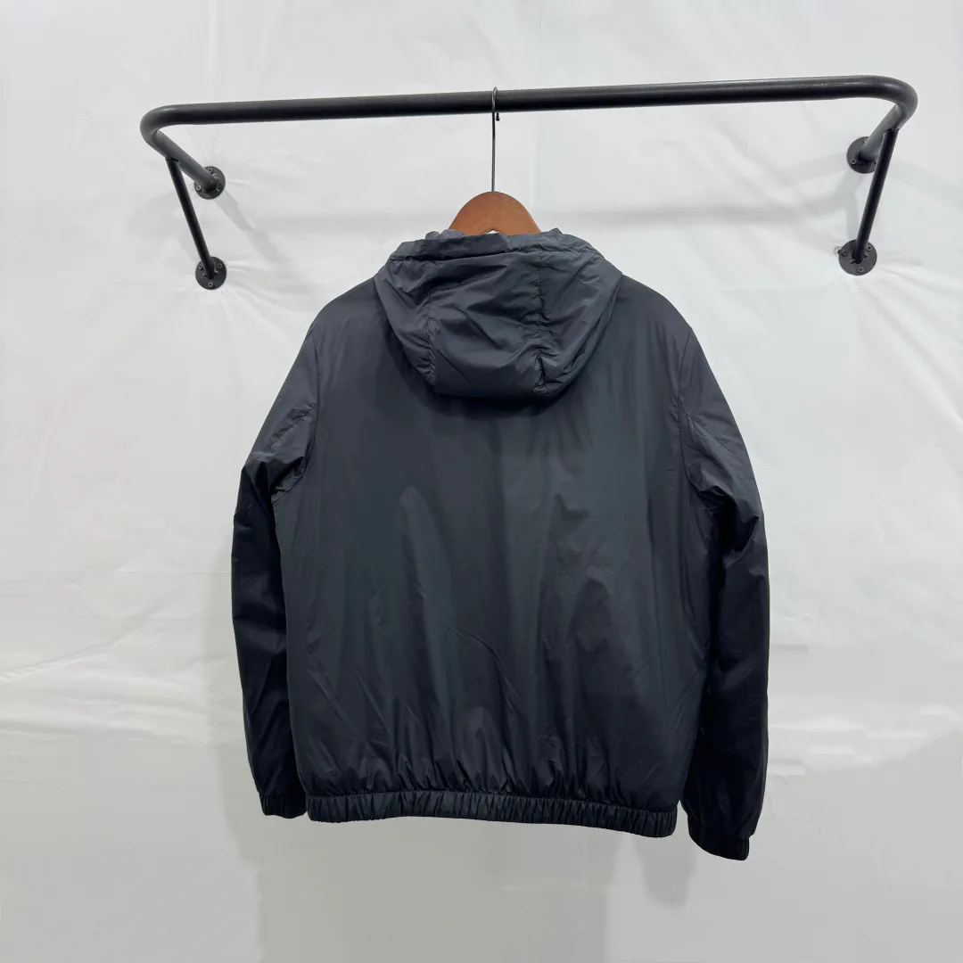Men's Jackets And Down Jackets MONCLER 17827402