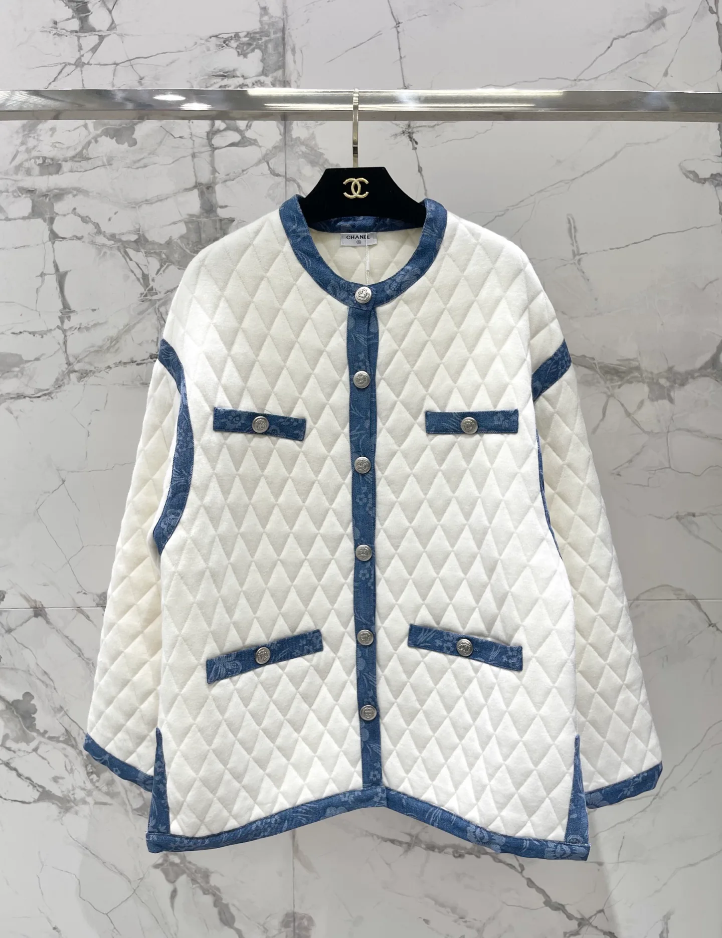 Women's Jumpers And Sweaters CHANEL 18407903