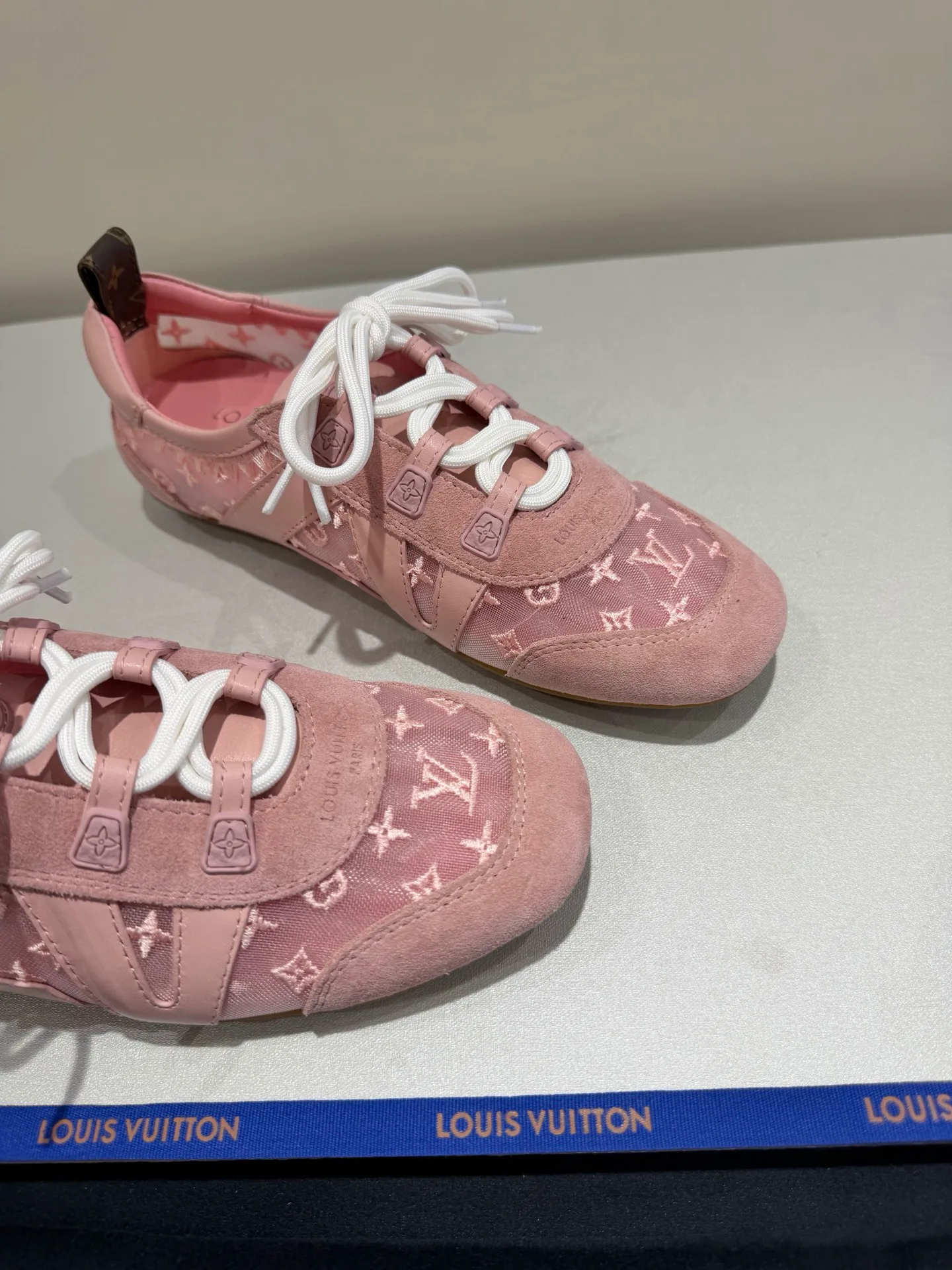 Women's Sneakers LOUIS VUITTON 17934913