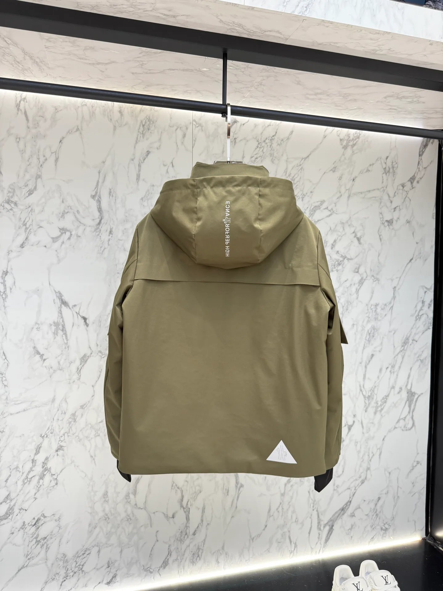 Men's Jackets And Down Jackets MONCLER 18046154