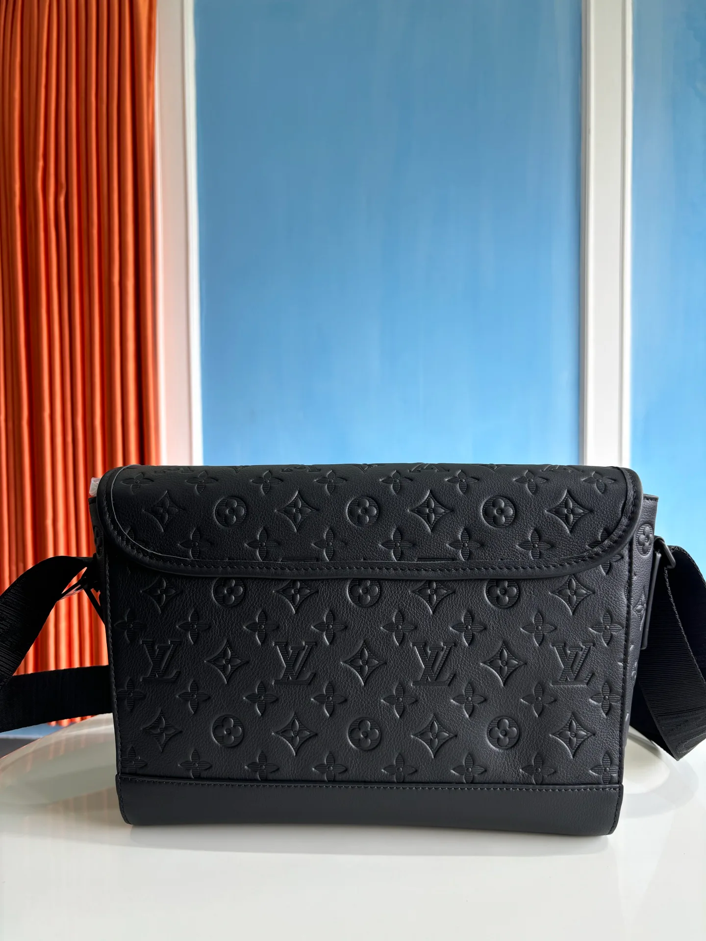 Women's Shoulder Bags LOUIS VUITTON 17801286