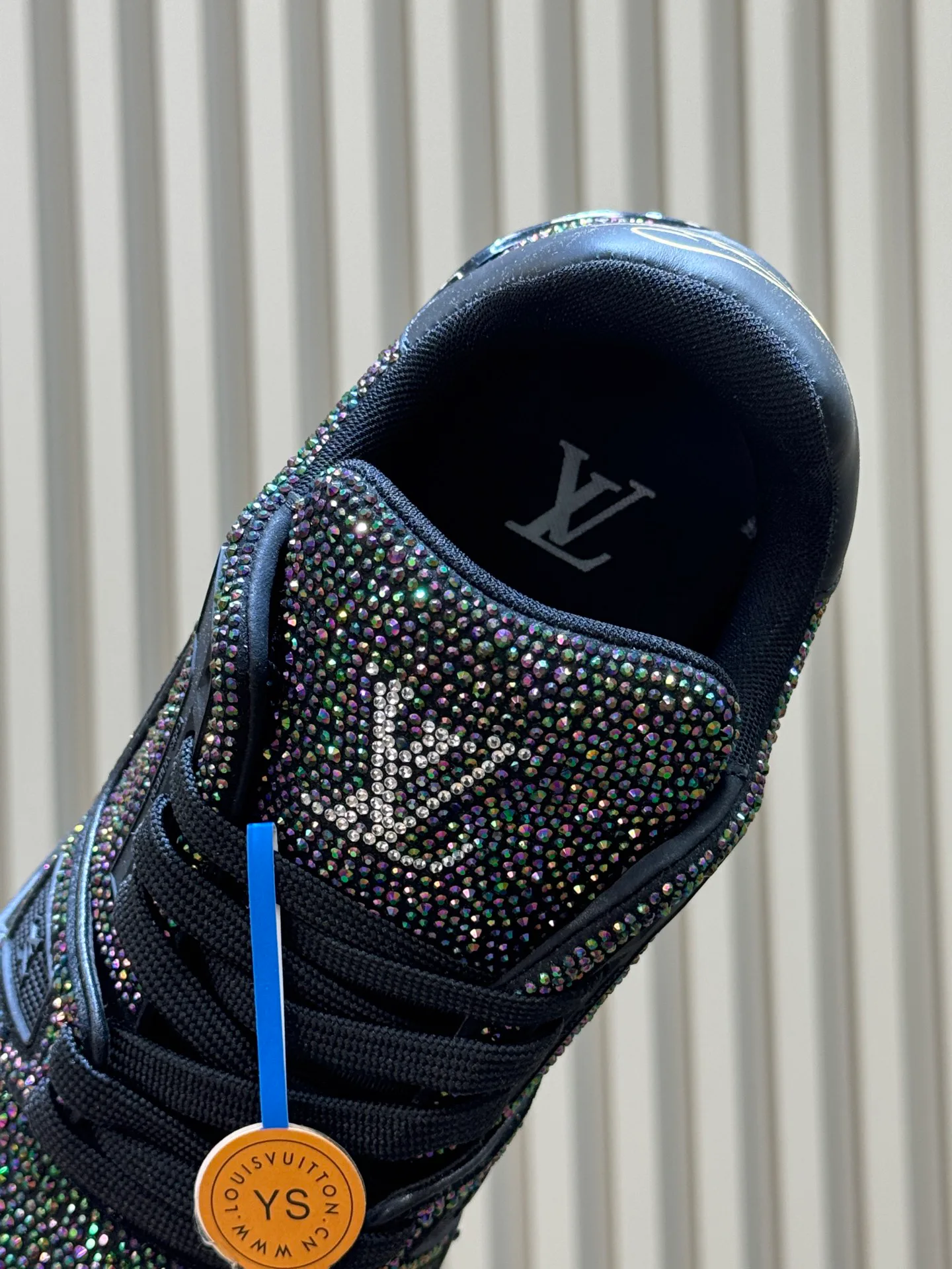 Women's Sneakers LOUIS VUITTON 18073561
