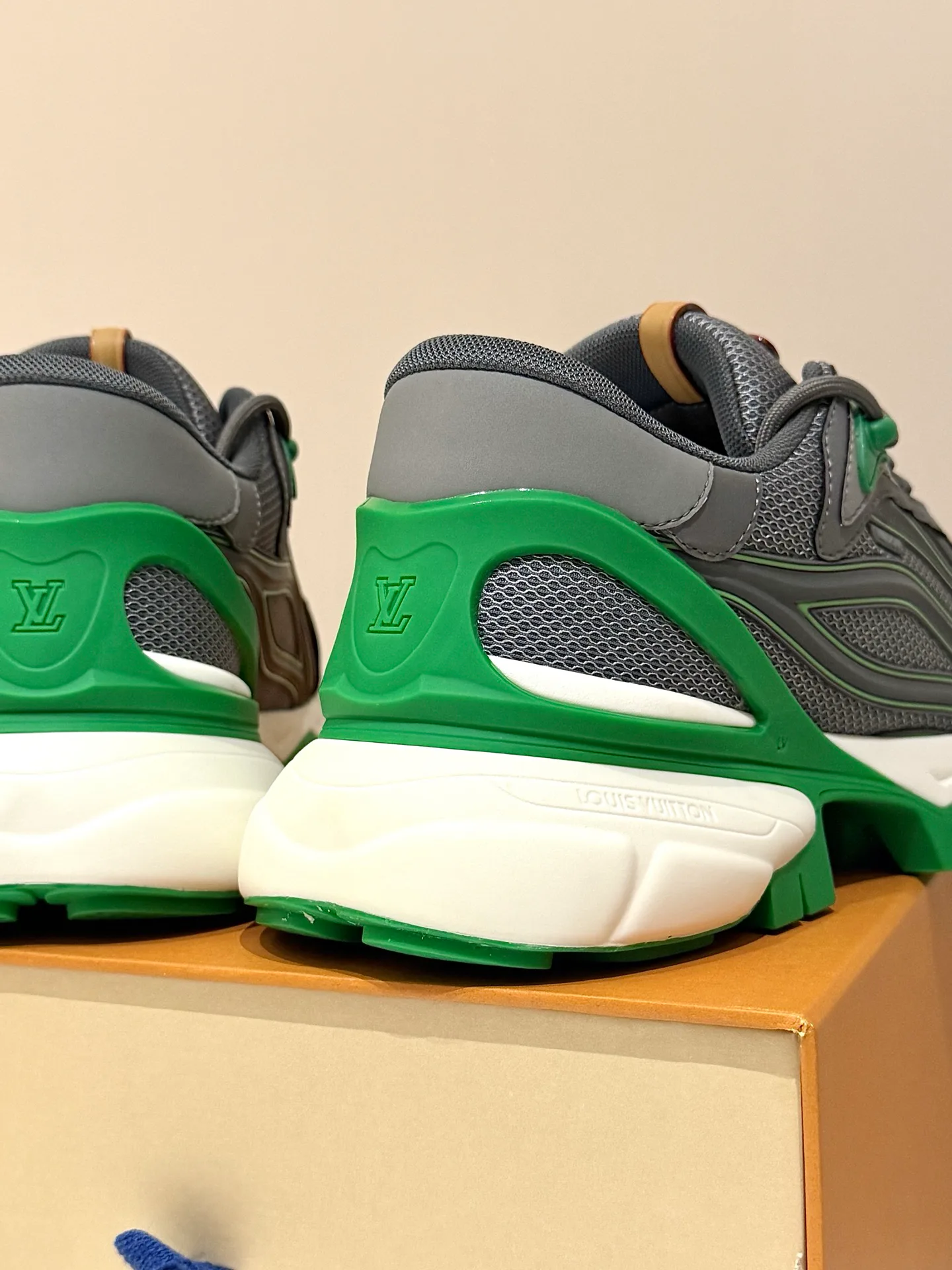 Men's Sneakers LOUIS VUITTON 17872798