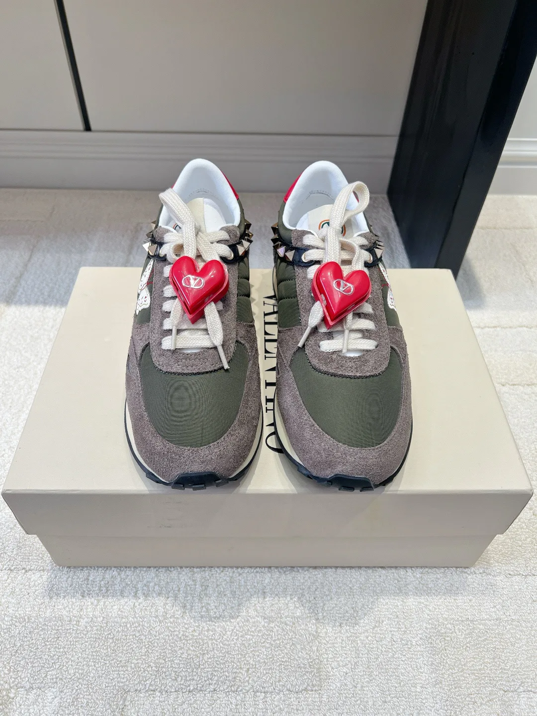 Women's Sneakers VALENTINO 18436568