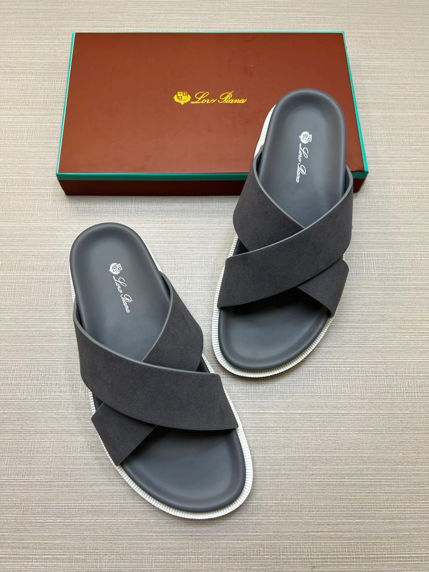 Men's Flip-Flops LORO PIANA 17467070