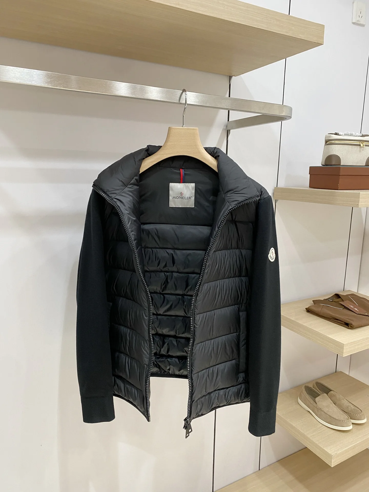 Куртки И Пуховики Мужские Moncler 18596327