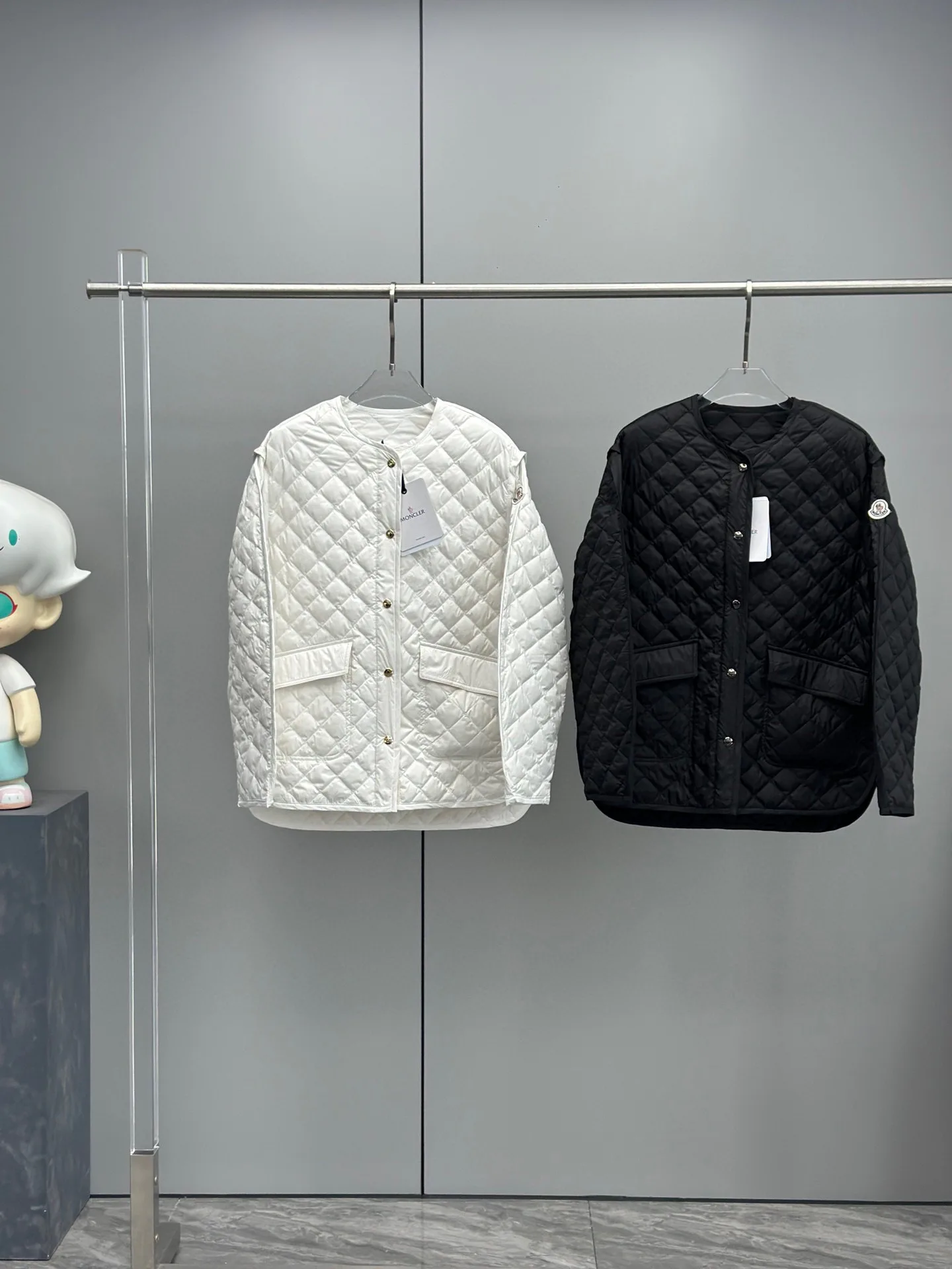 Women's Jackets And Down Jackets MONCLER 17094179