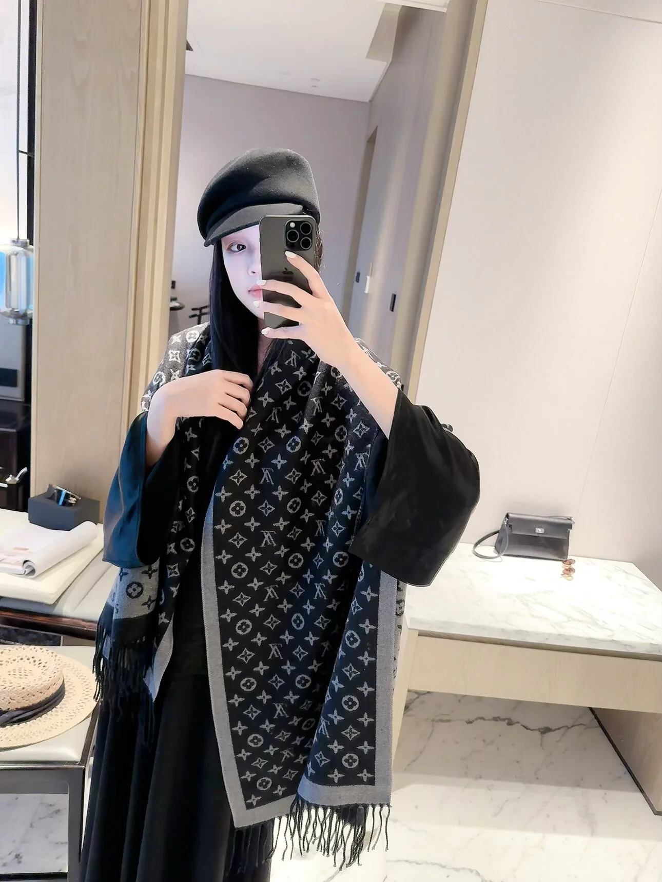 Scarves LOUIS VUITTON 18322550
