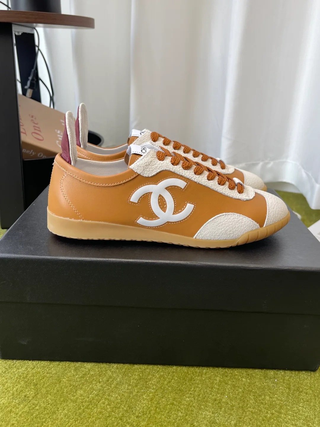 Women's Sneakers CHANEL 19578507