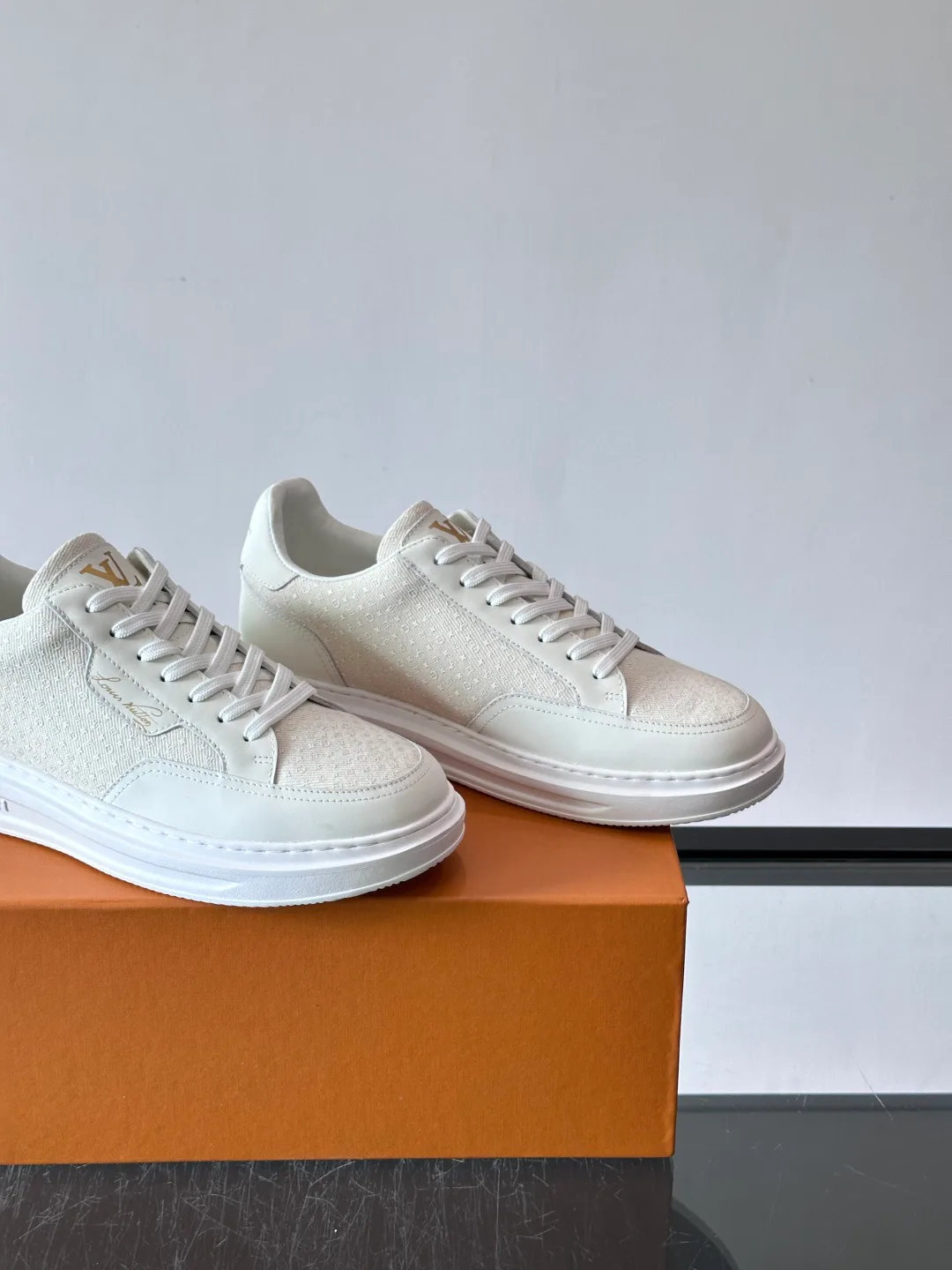 Women's Sneakers LOUIS VUITTON 18102292